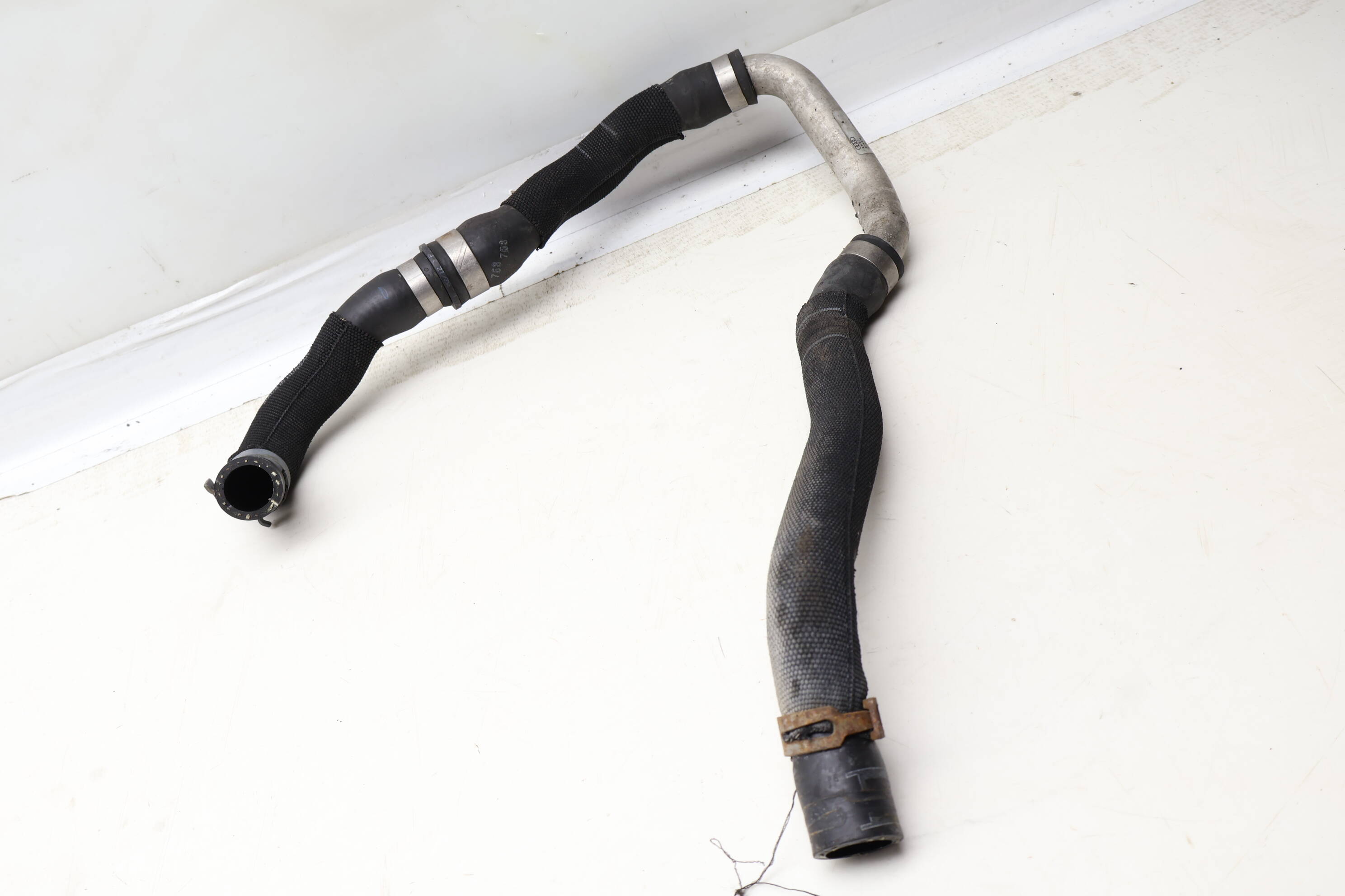 Upper Auxiliary Radiator Coolant Hose / Line 8K0121051F