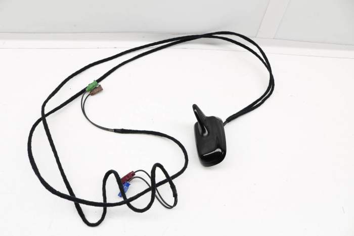 Roof Shark Fin Antenna 8P4035503F main product photo
