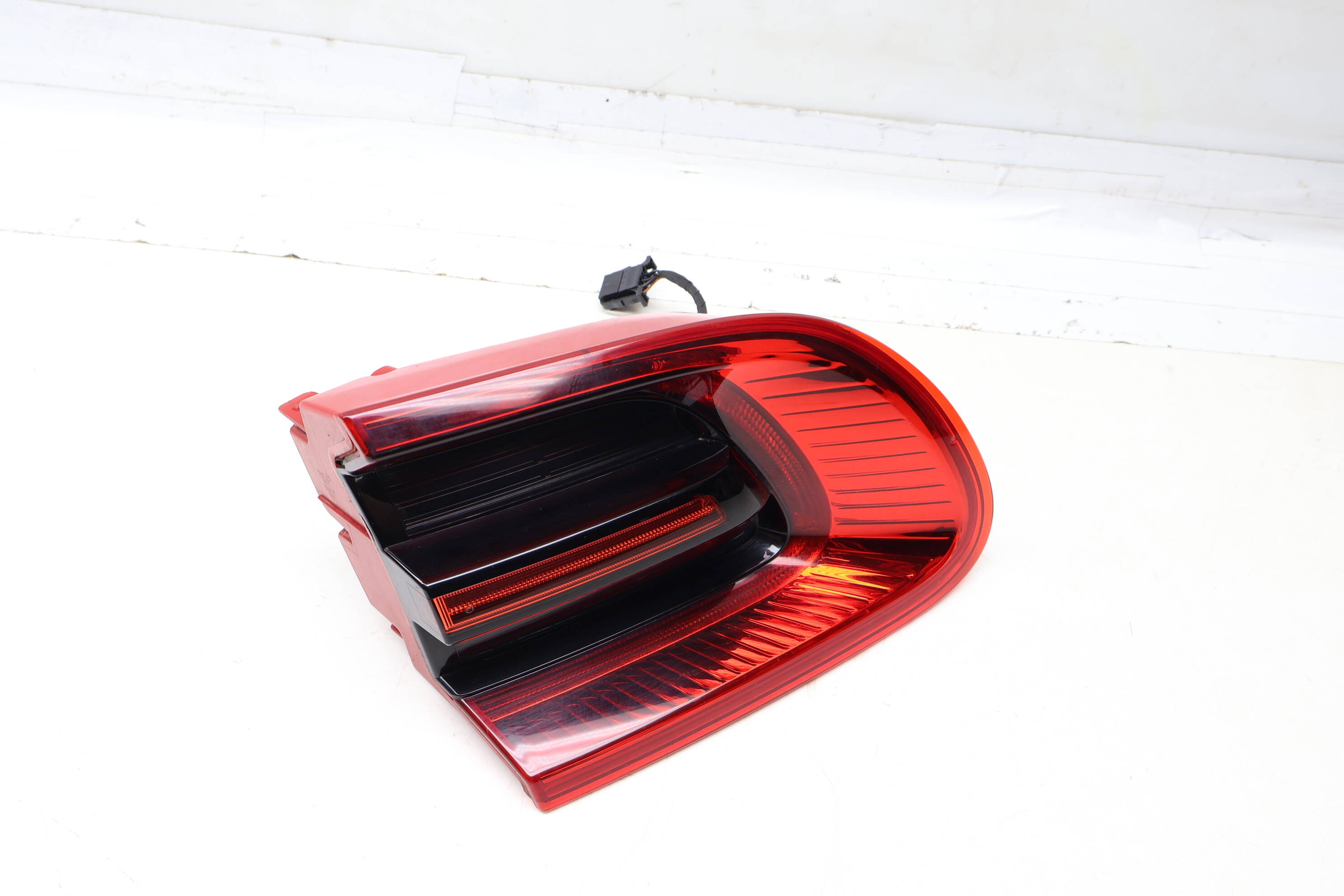 Inner Tail Light / Lamp 95B945093AA