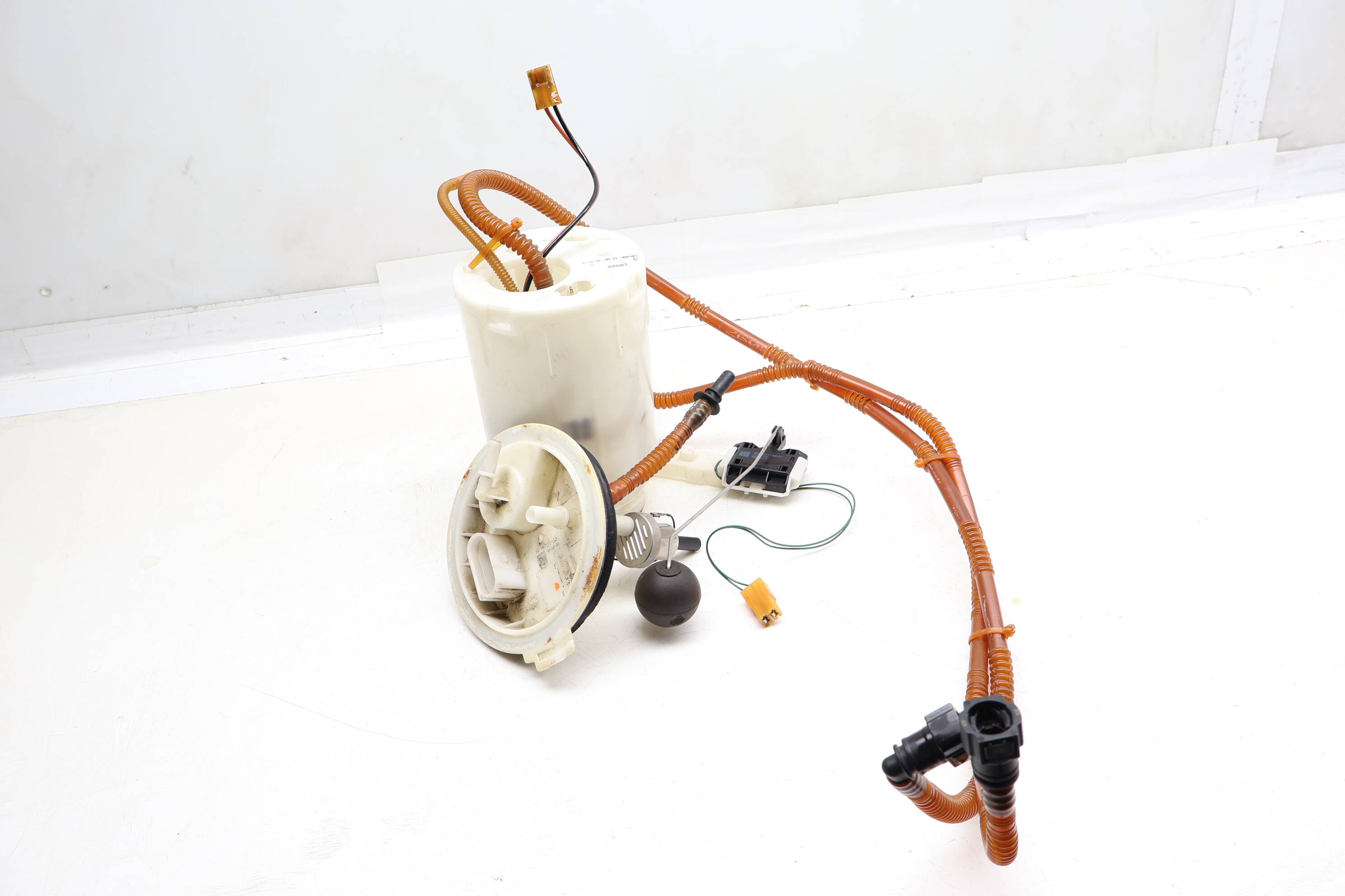 In-Tank Fuel Pump Assembly 7L8919679C