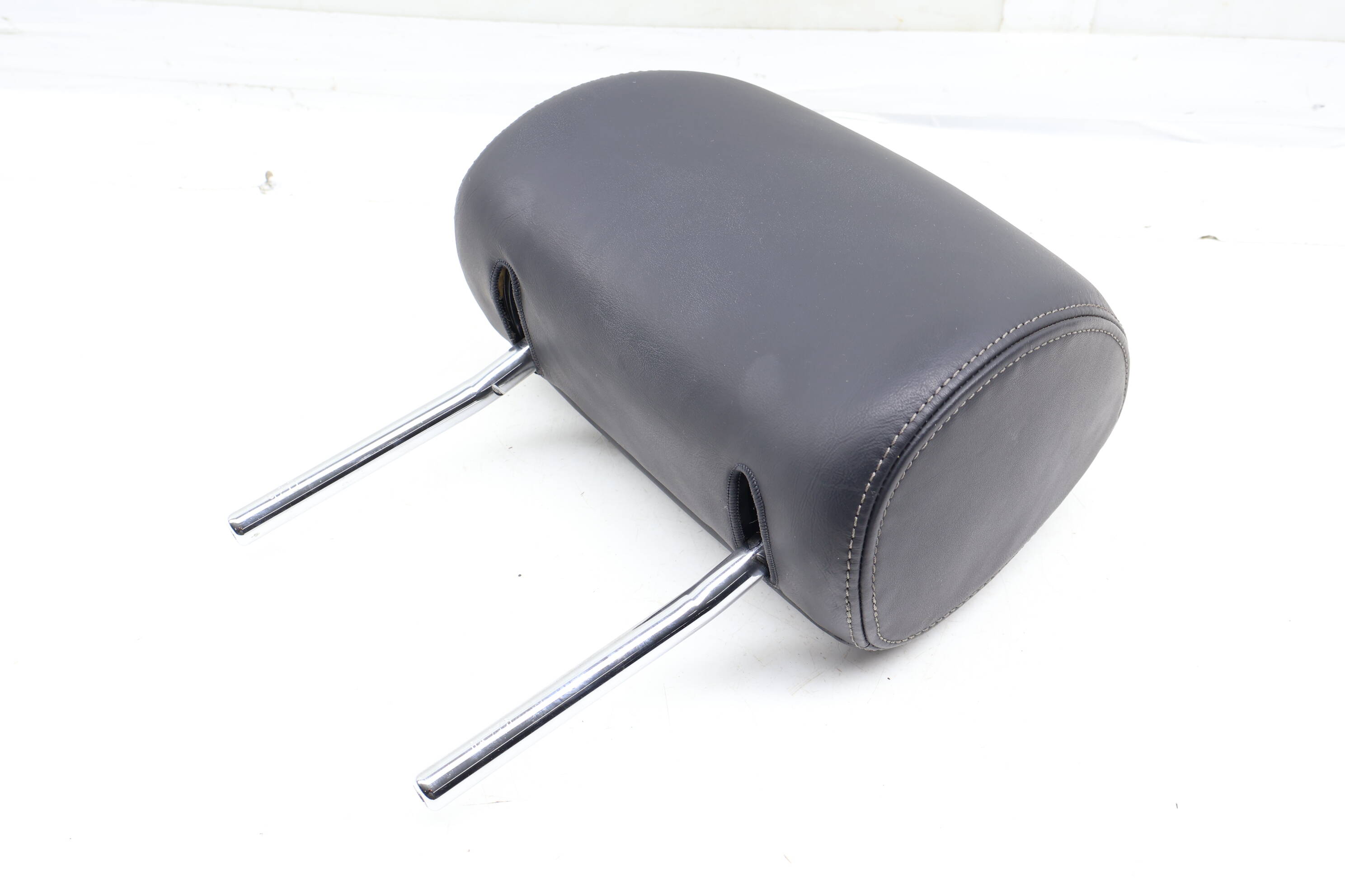 Headrest / Head Rest 4E0885921D