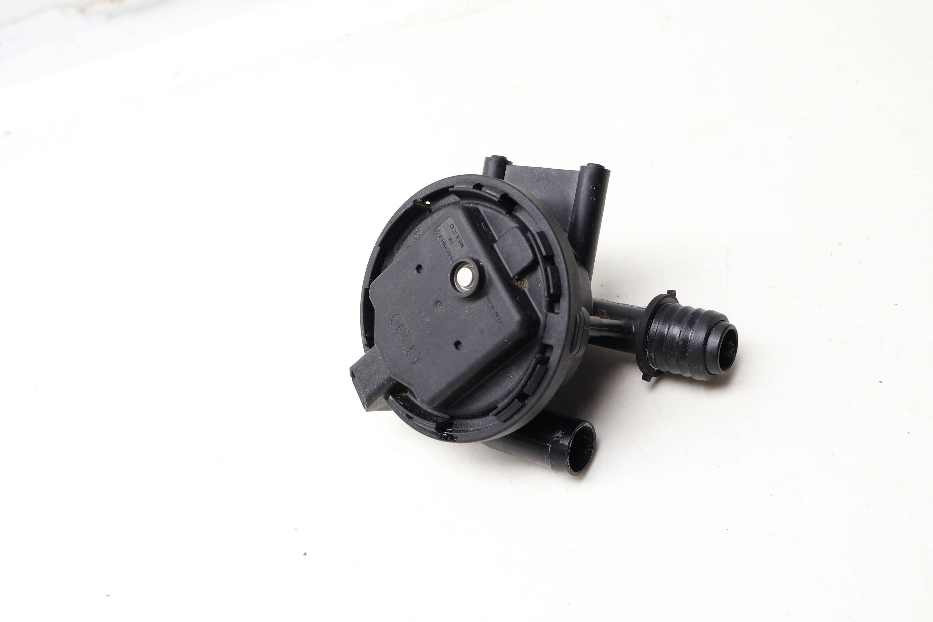 Leak Detection Pump / Pressure Switch 8K0906253L