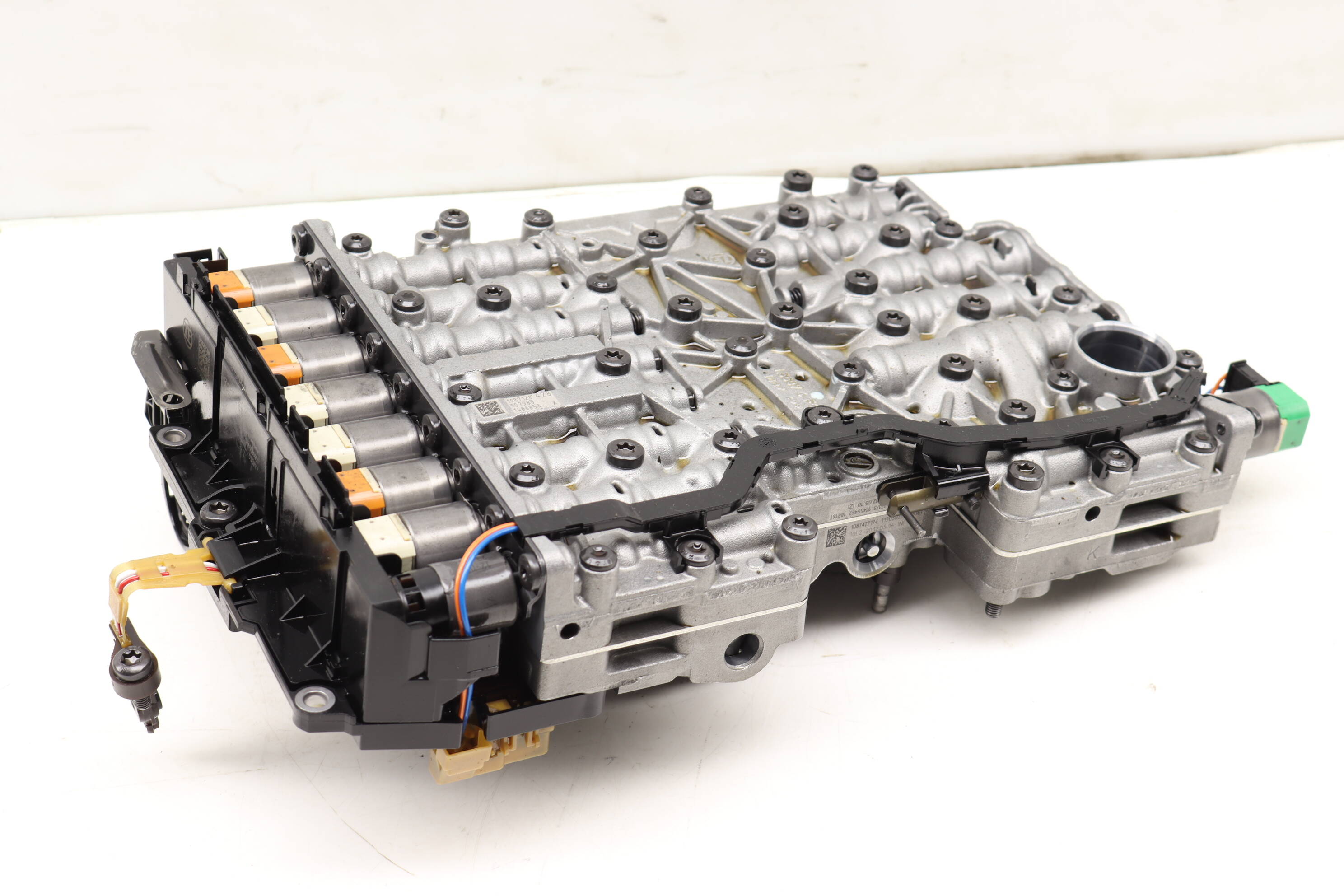 珍しい BMW Transmission Valve Body / Mechatronic (X6, X5) 24347544927 その他