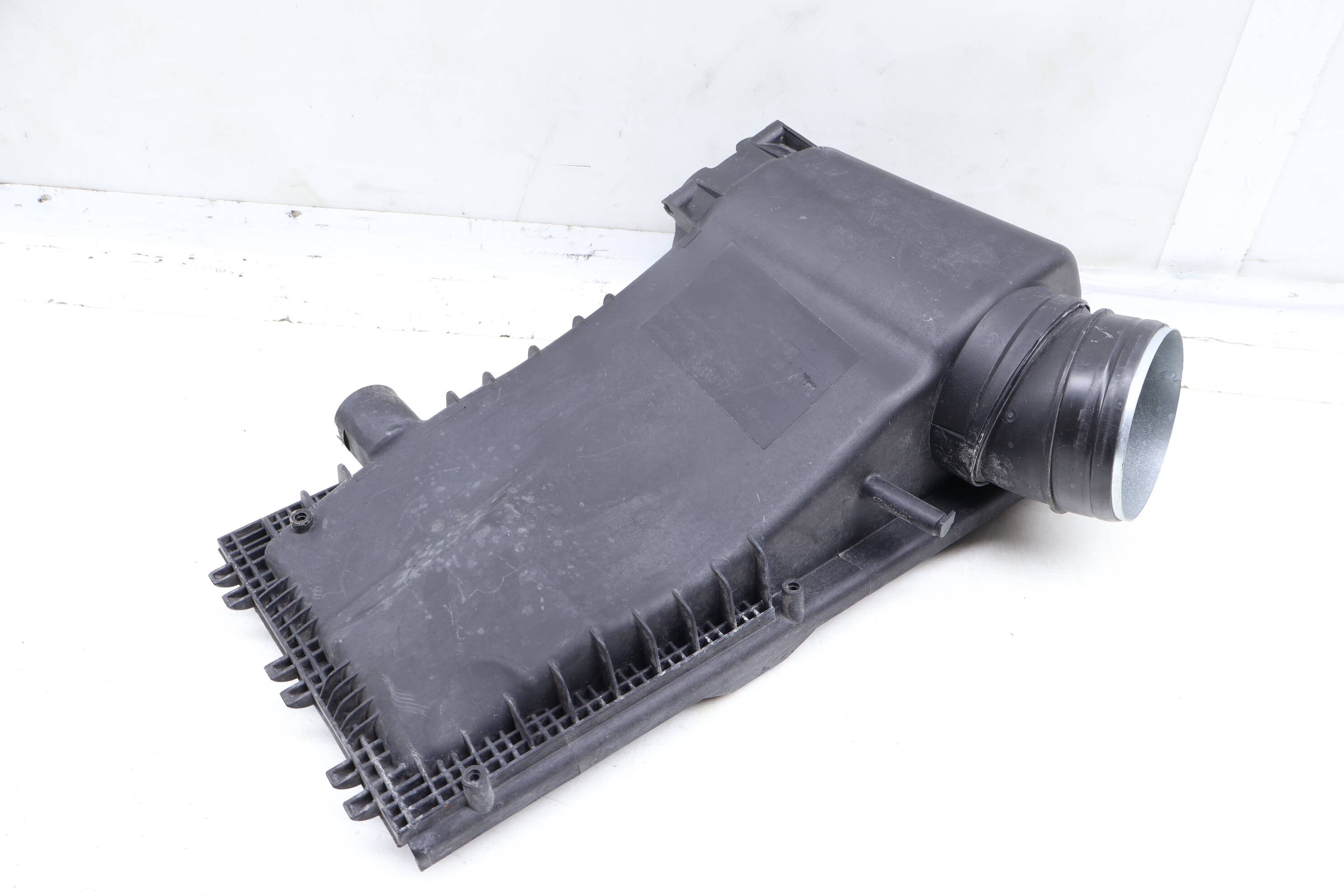 Engine Air Filter Housing / Box - Upper Half 7L6129601BB