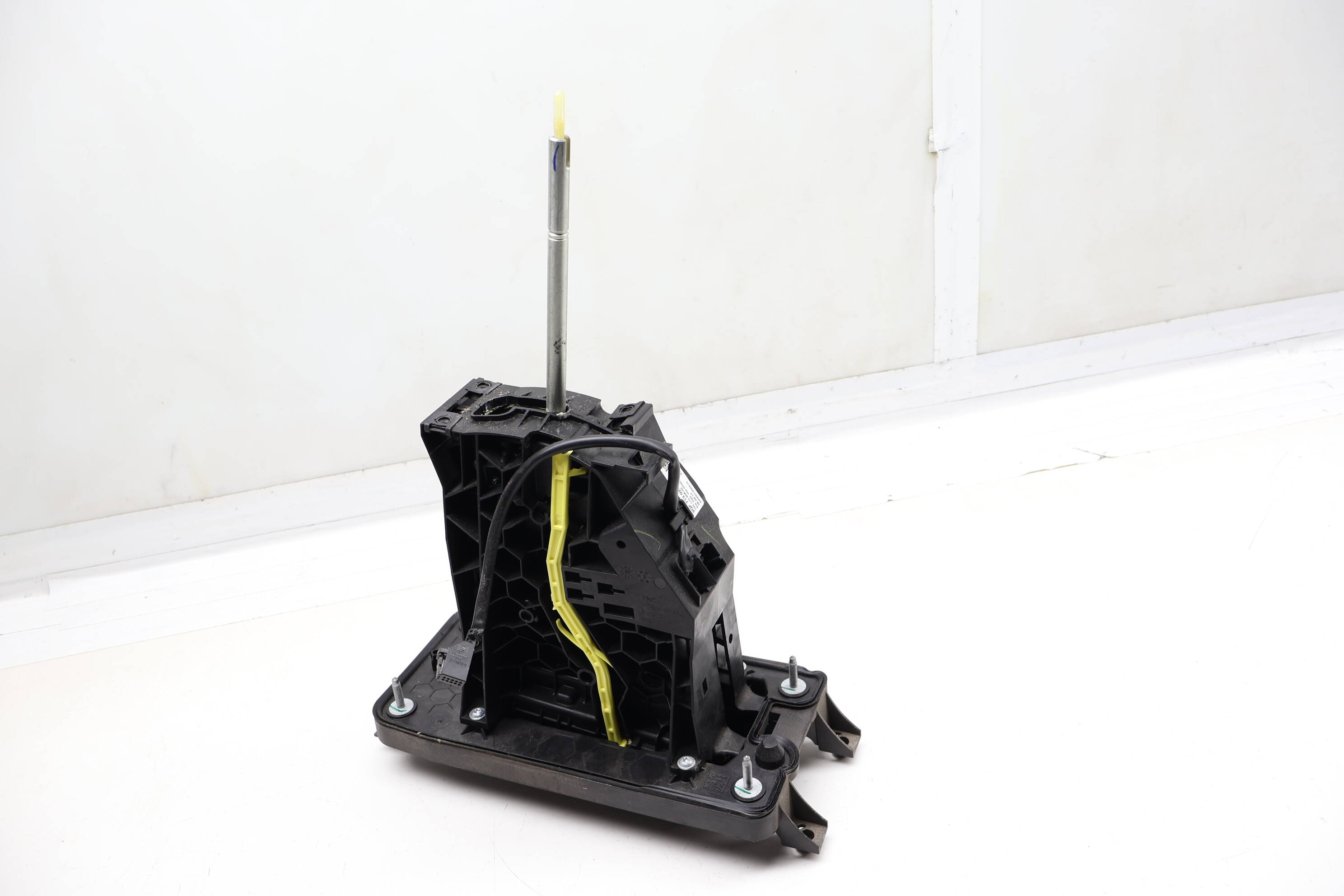 Automatic Shift / Shifter Assembly 3QF713025D