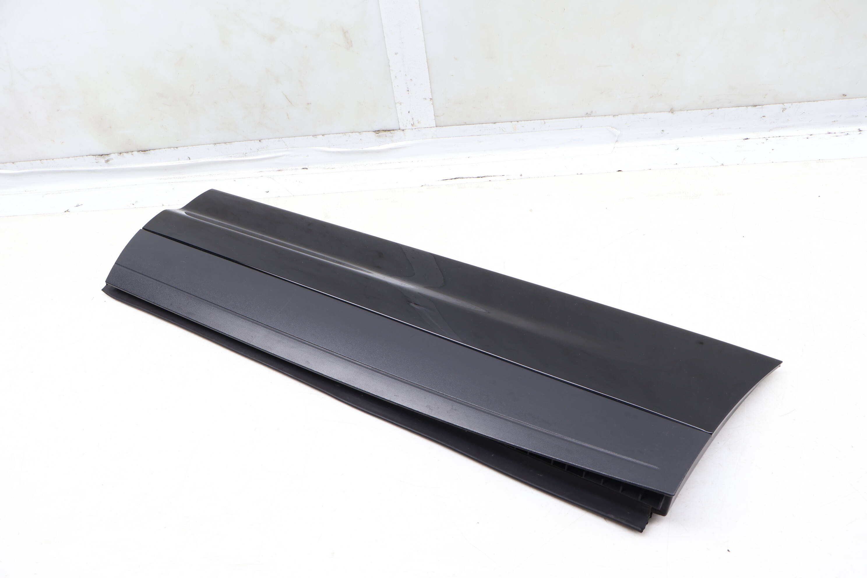 Lower Door Molding / Blade 7P5839787G 95855978900