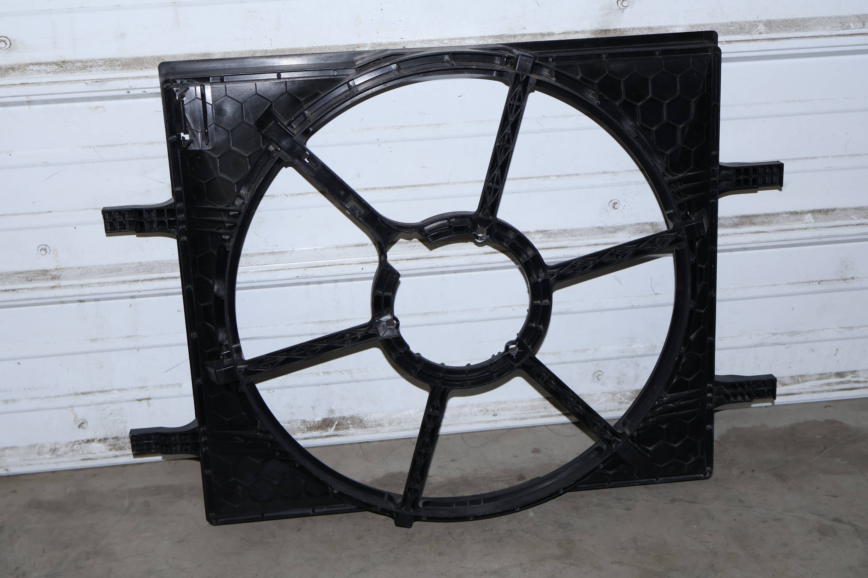 Electric Cooling Fan Housing / Cowl 1EK121205