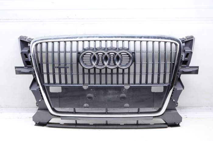 Center Grille Assembly 8R0853651A main product photo