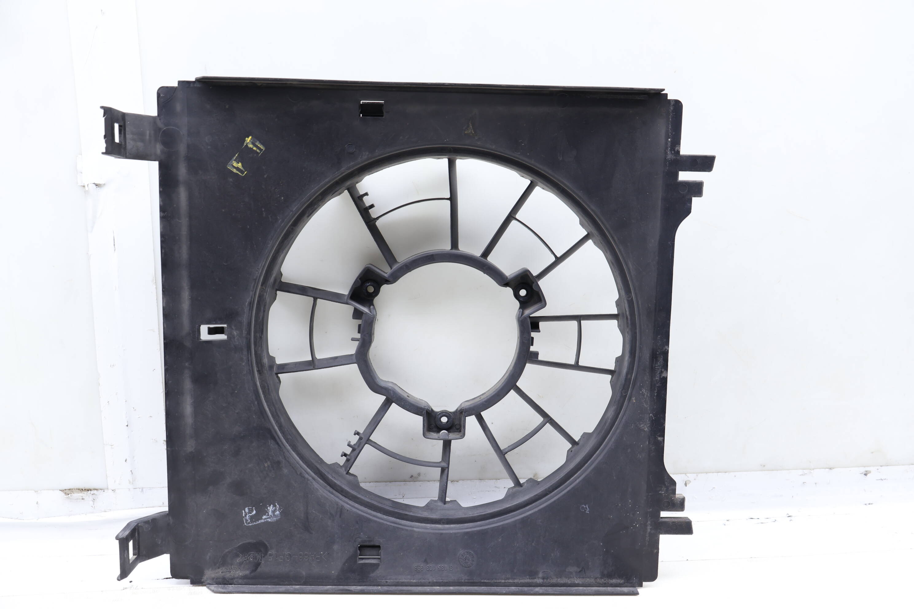 Electric&#x20;Fan&#x20;Housing&#x20;&#x2F;&#x20;Shroud&#x20;99662403502