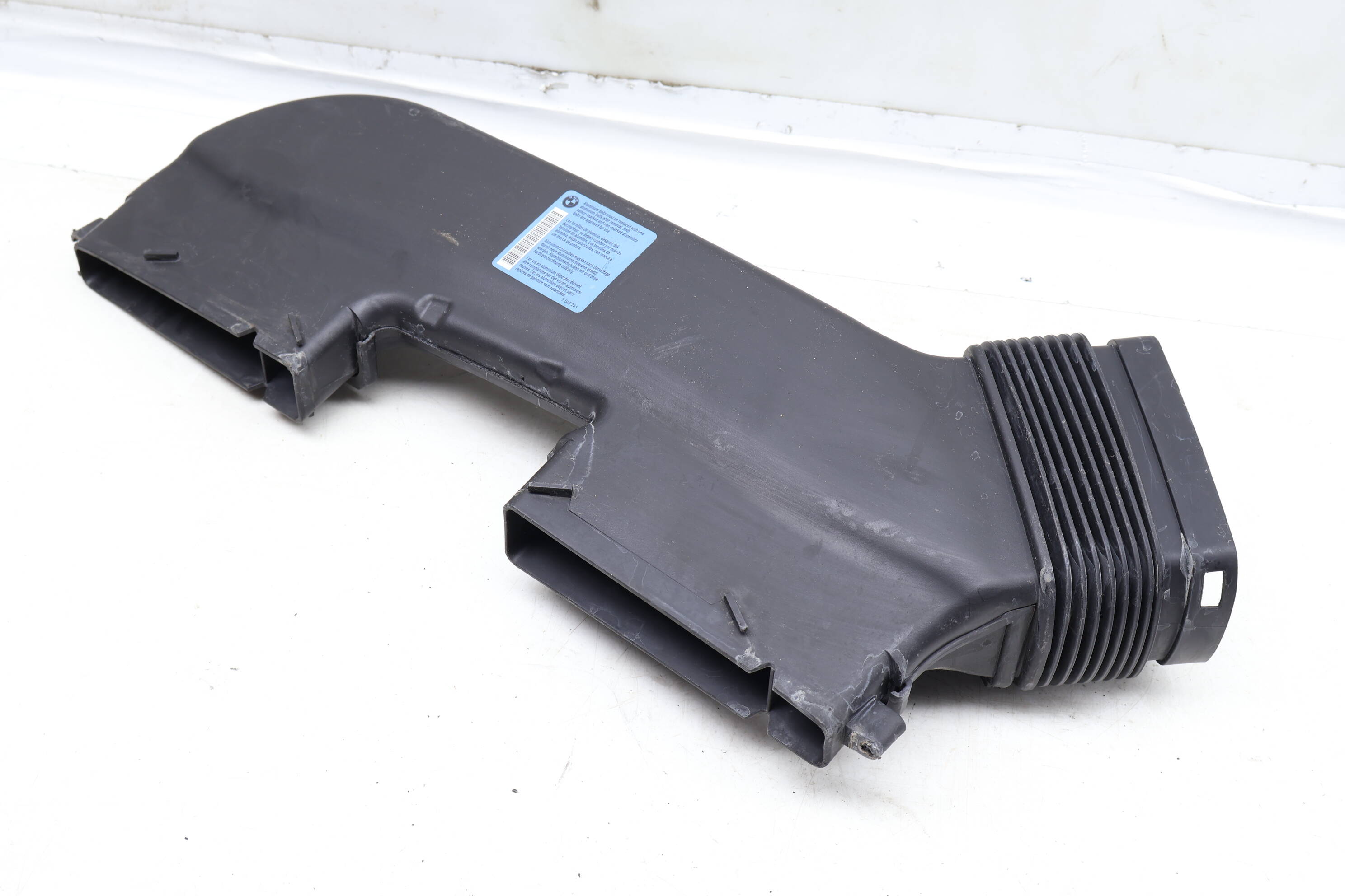 専用④    112 BMW Engine Air Intake Duct 13717541737