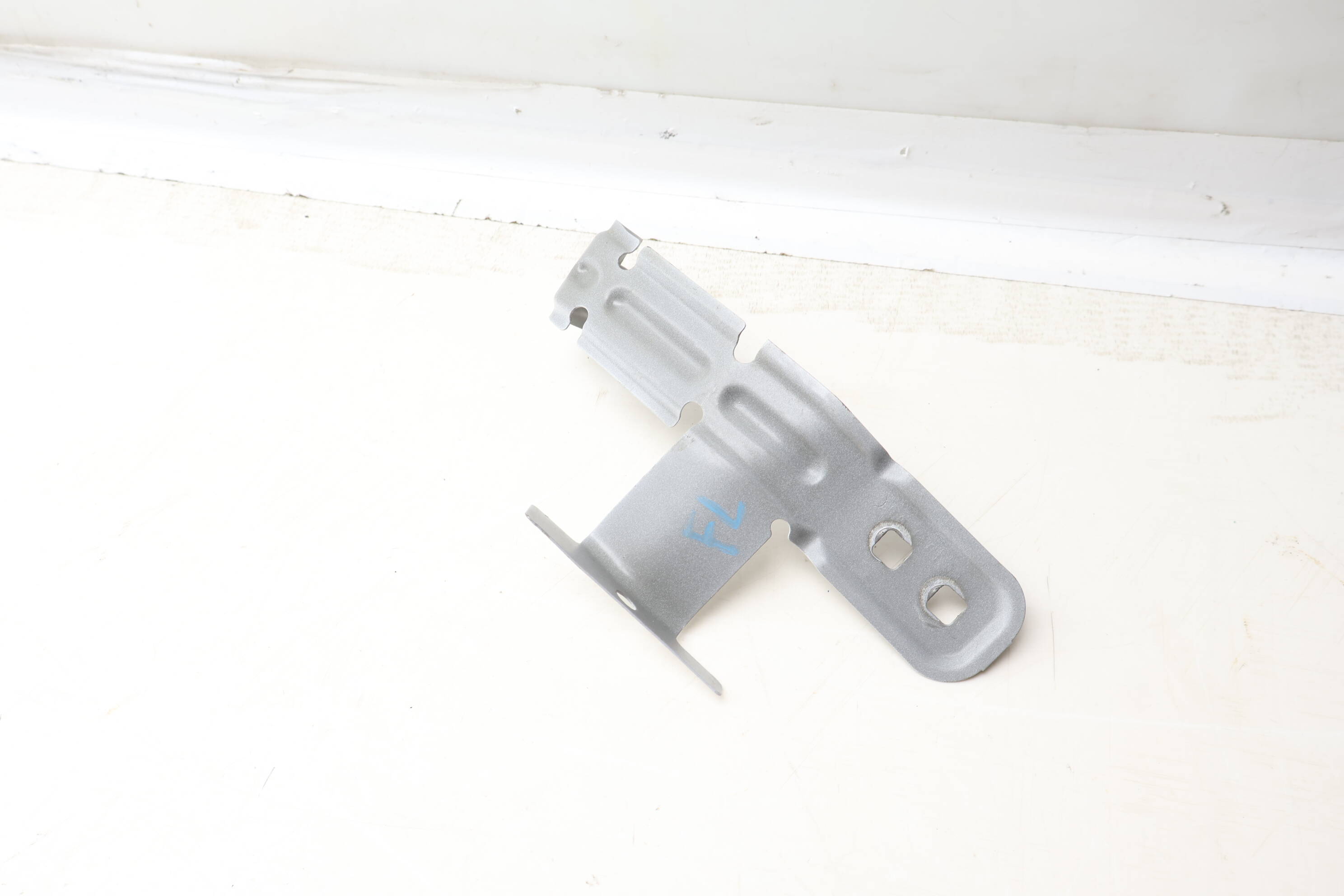 Fender Mount / Bracket (Rear) 41357267335