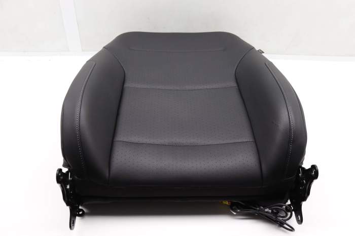 Upper Seat Backrest Cushion Assembly 5GM881805AQ main product photo