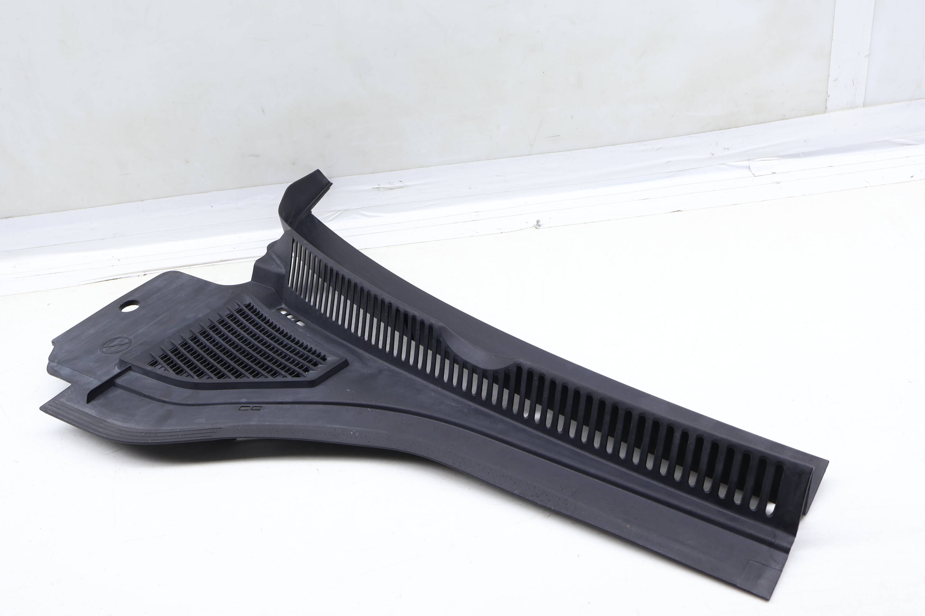 Rain Tray / Water Deflector 17B819404A