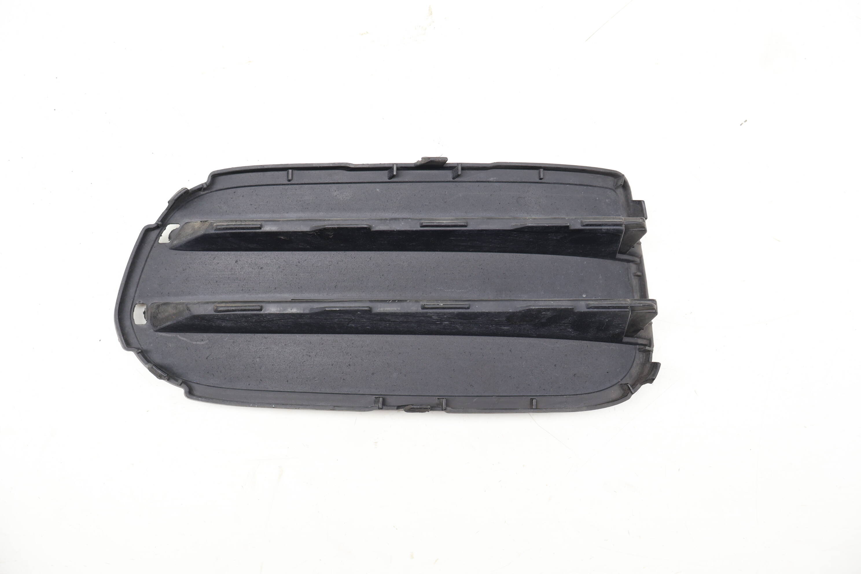 Bumper Grille (Outer) 97050555600