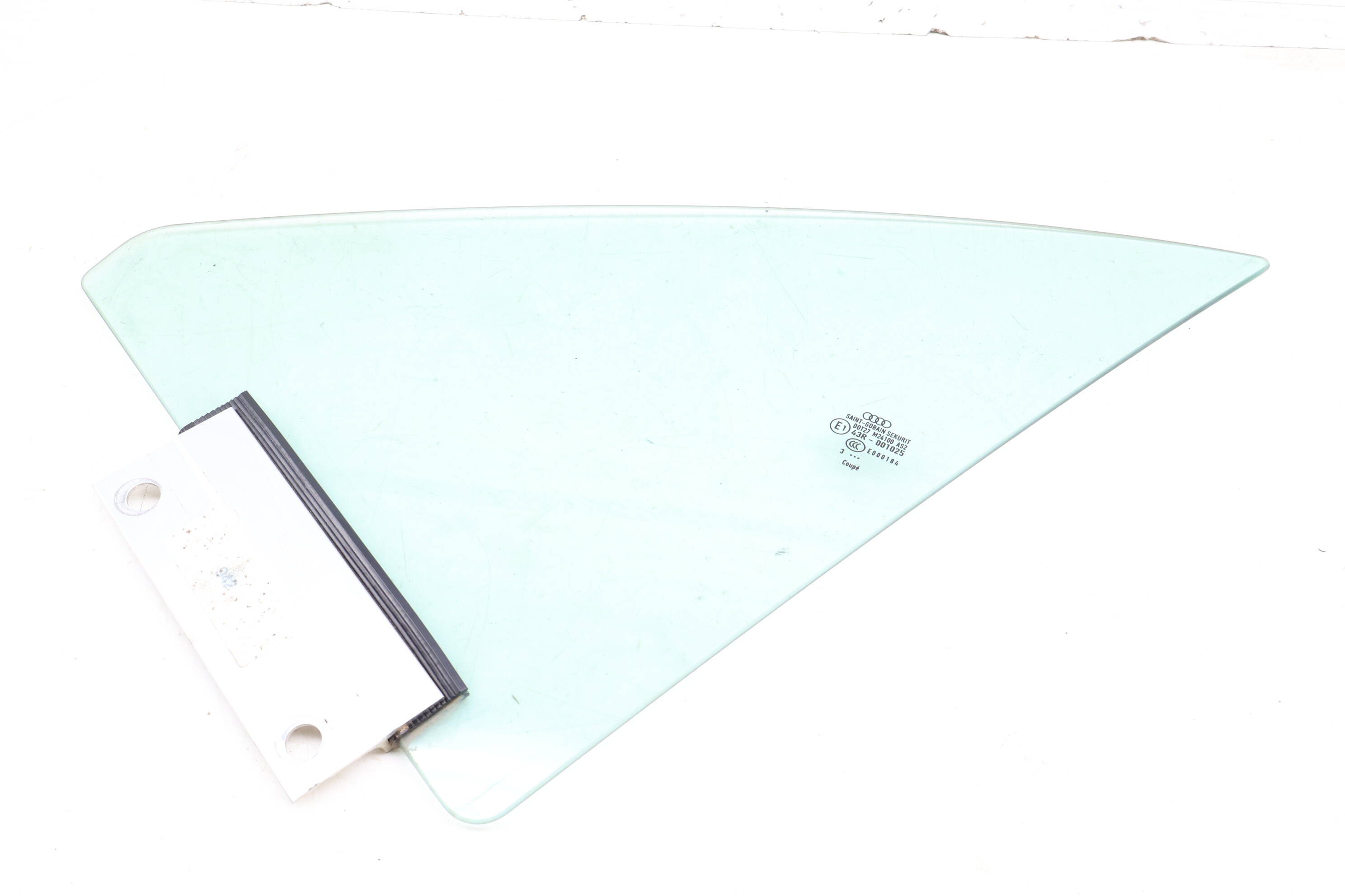 Door Vent Window Glass 8N8845113A