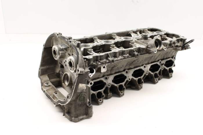 5.2 Engine Cylinder Head 07L103063AG main product photo