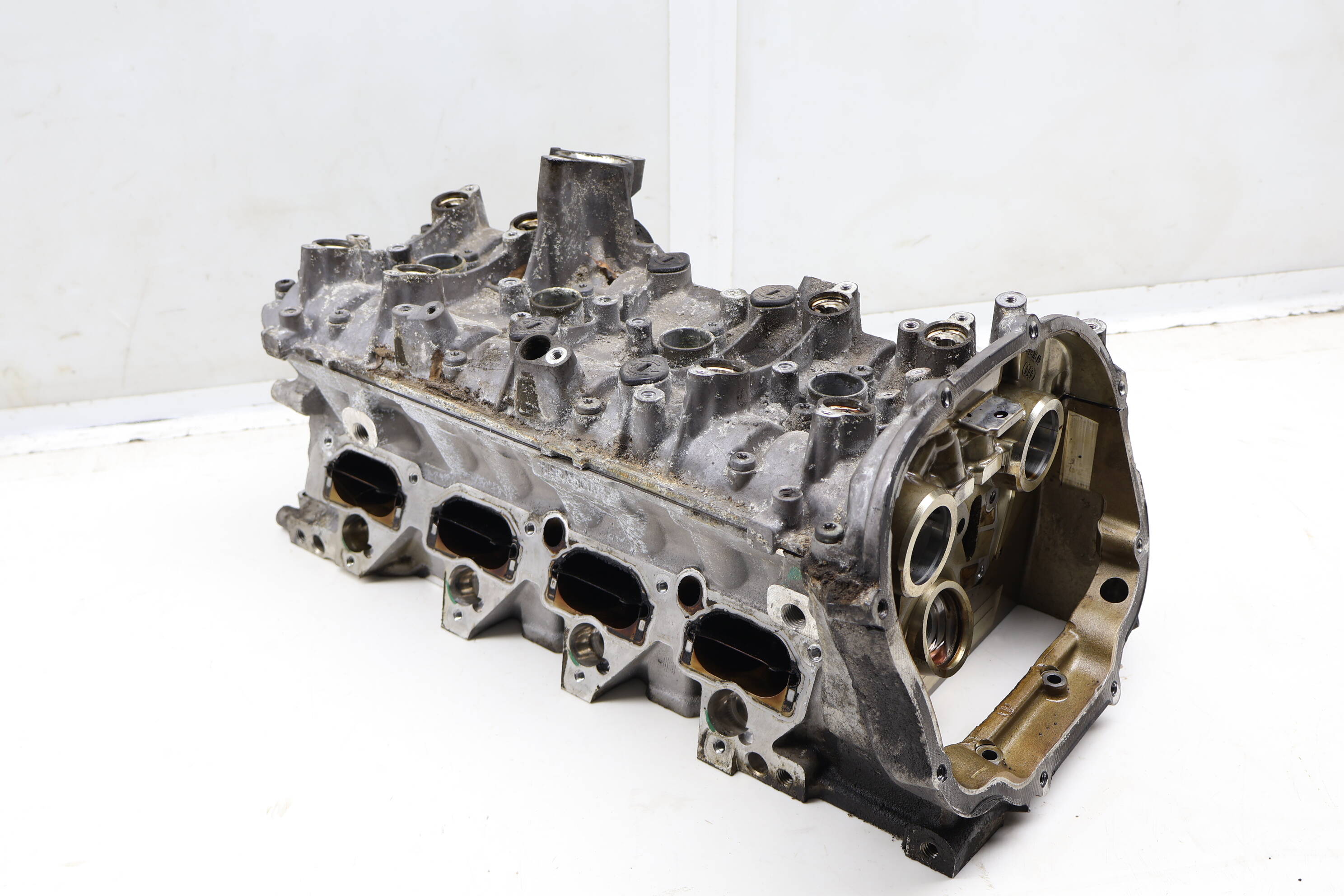 4.0T&#x20;Engine&#x20;Cylinder&#x20;Head&#x20;079103063DA