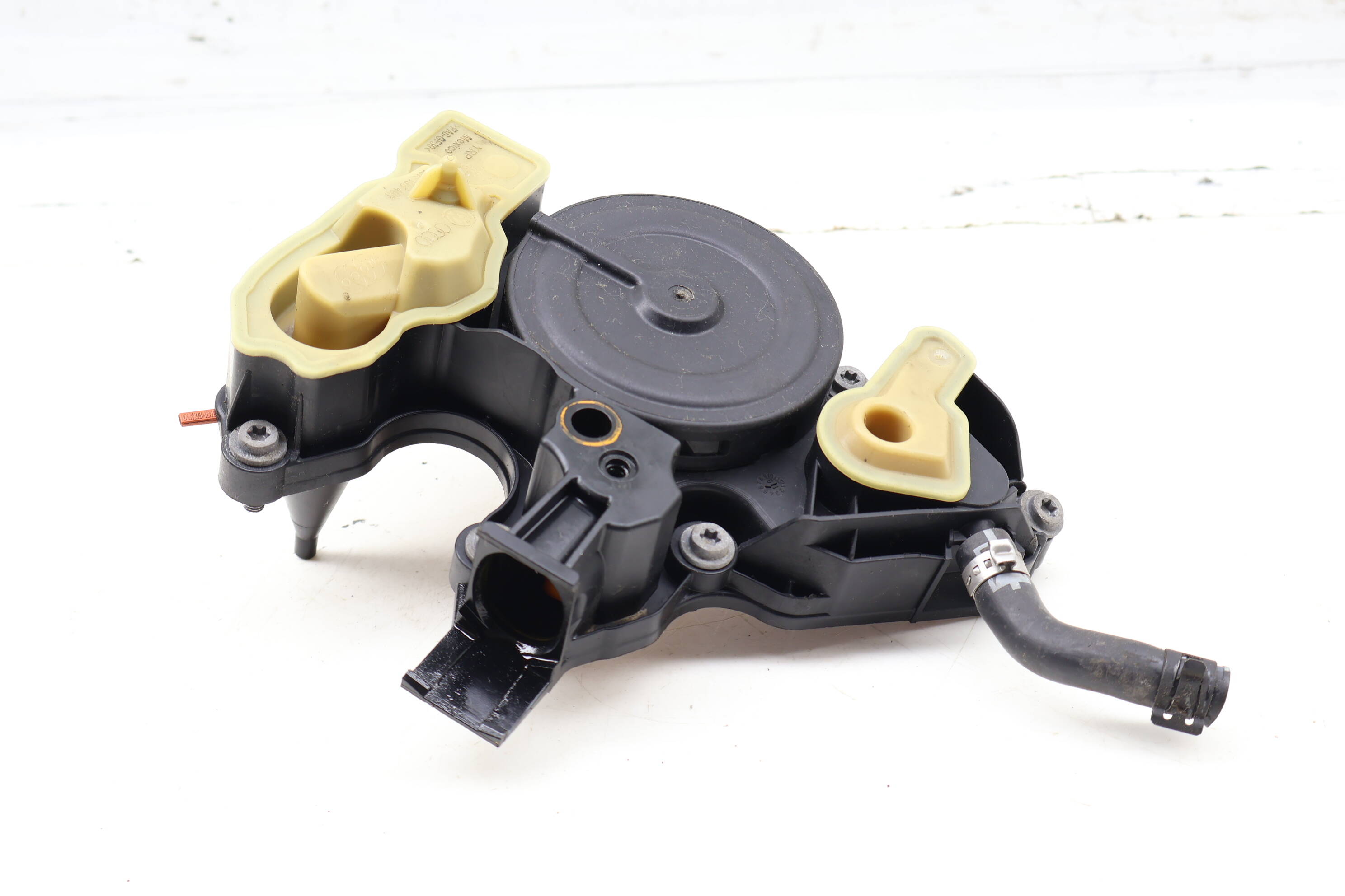 Pvc / Engine Oil Separator 06K103495BK