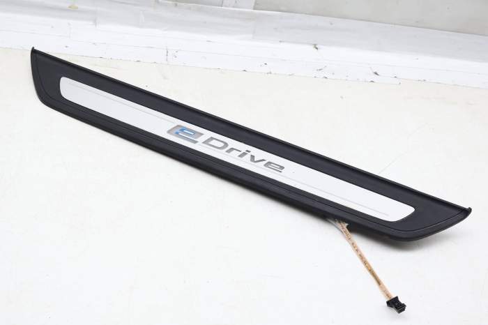 Door Sill / Scuff Panel / Light Bar (Edrive) 51477405772 main product photo