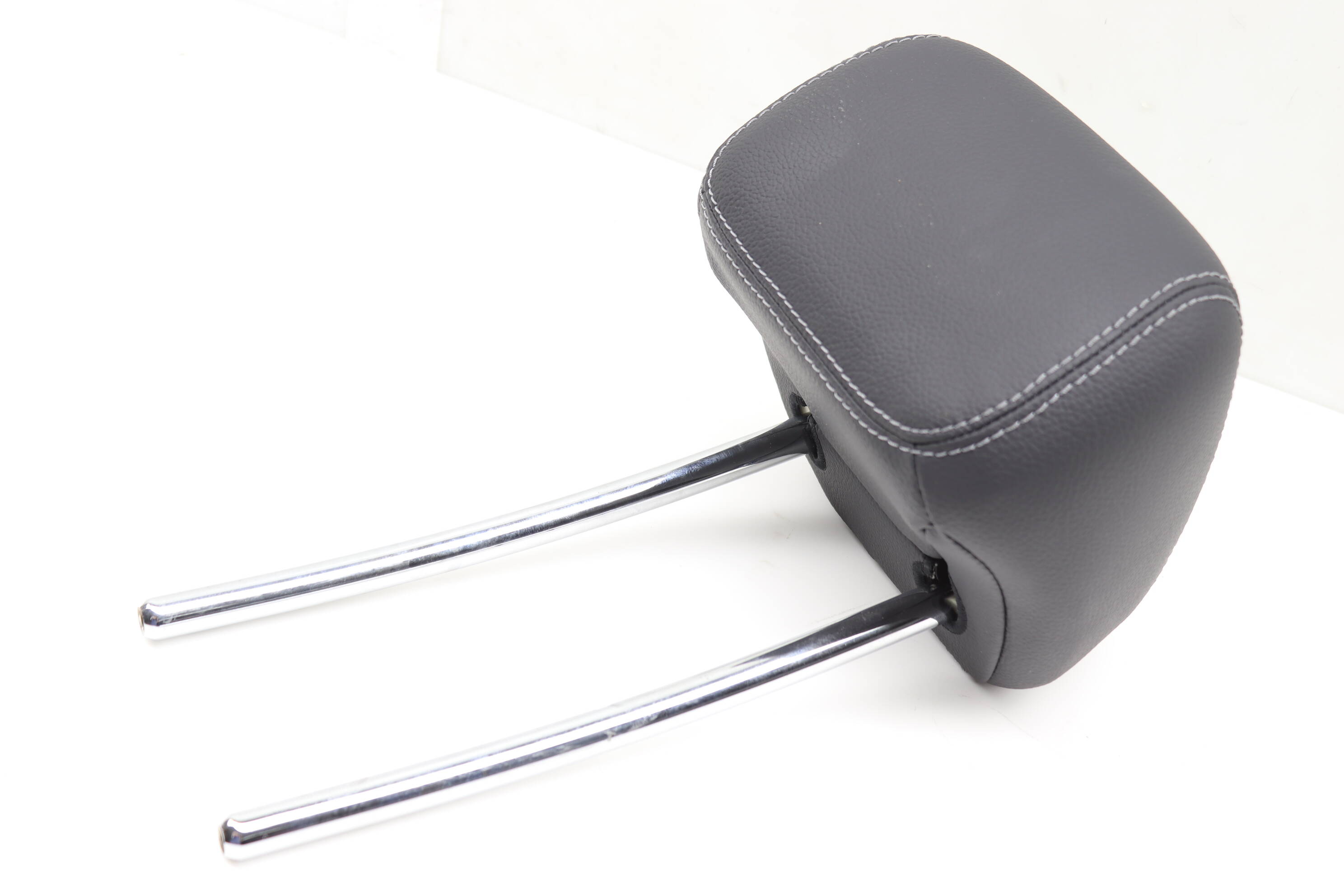 Center&#x20;Seat&#x20;Headrest&#x20;&#x2F;&#x20;Head&#x20;Rest&#x20;2059701950