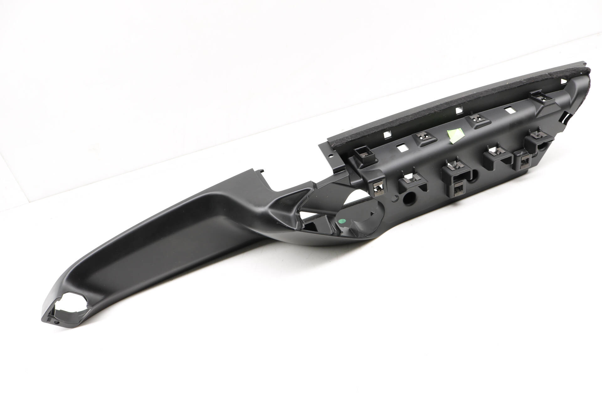 Door Panel Armrest Mount Bracket 7P5867378A 95855537805