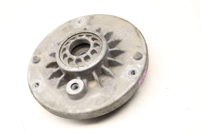 Upper Strut / Shock Mount 31306852158 main product photo