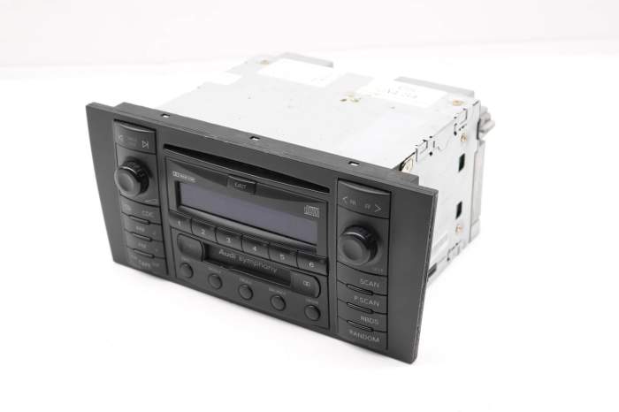 Symphony Double Din Stereo / Radio 8D0035195A main product photo