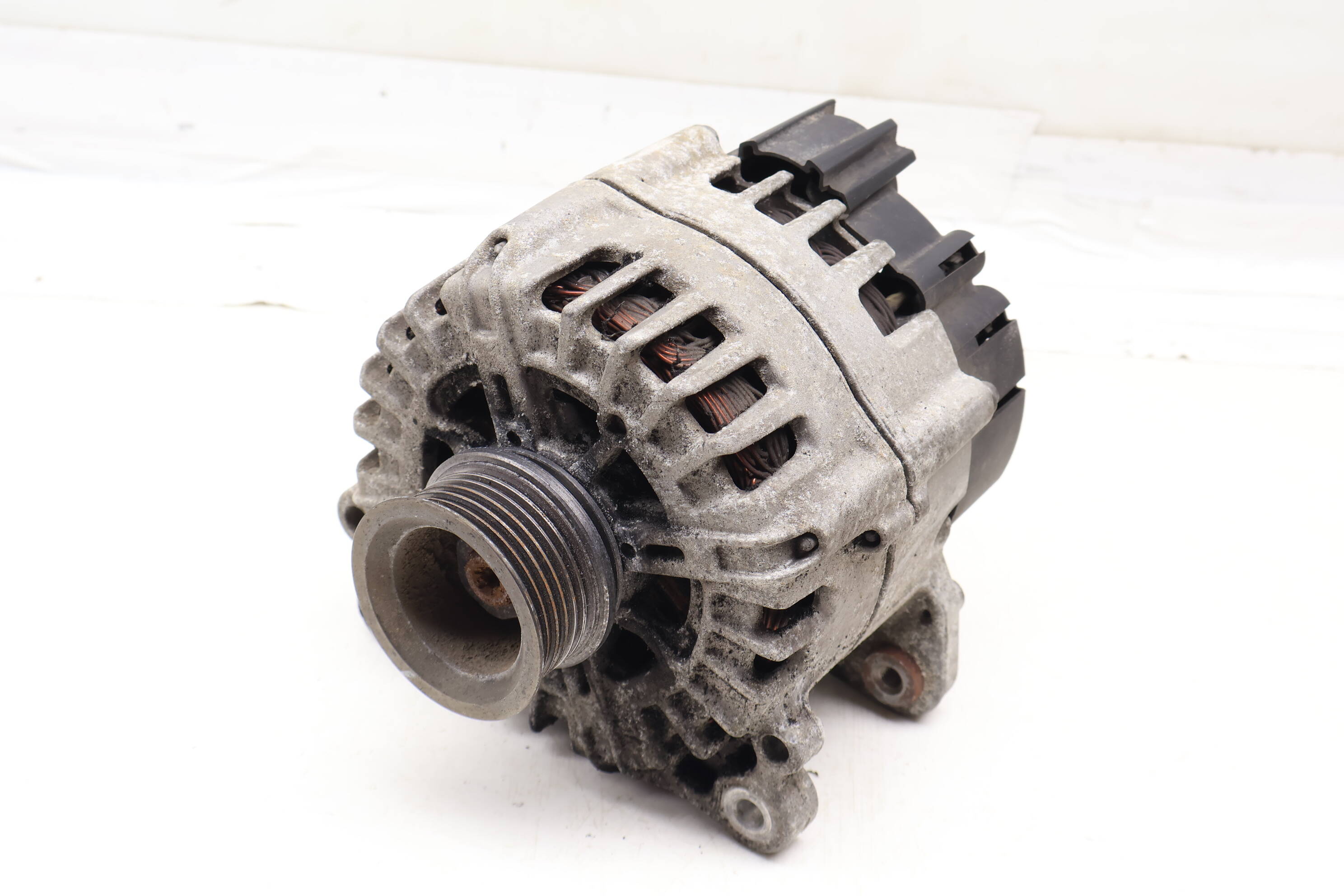 Valeo Alternator - 220 Amp 06E903023B