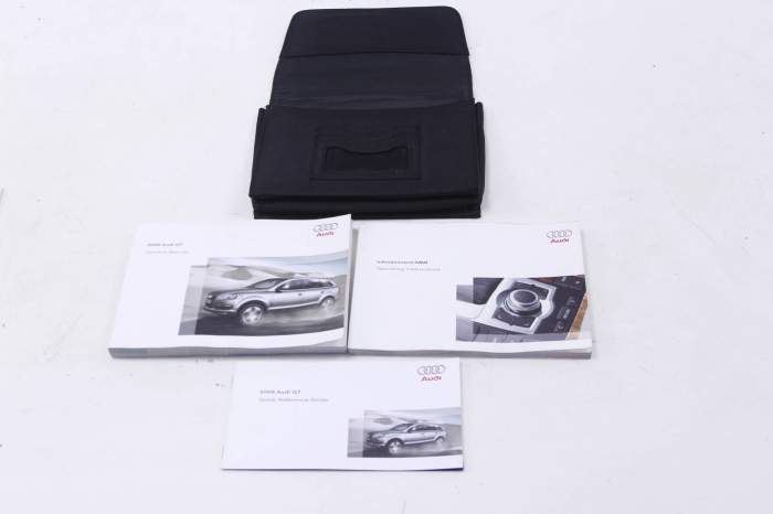 2009 Owners Manual main product photo