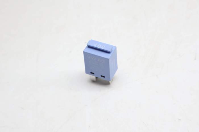 Relay # 496 3C8951253 main product photo