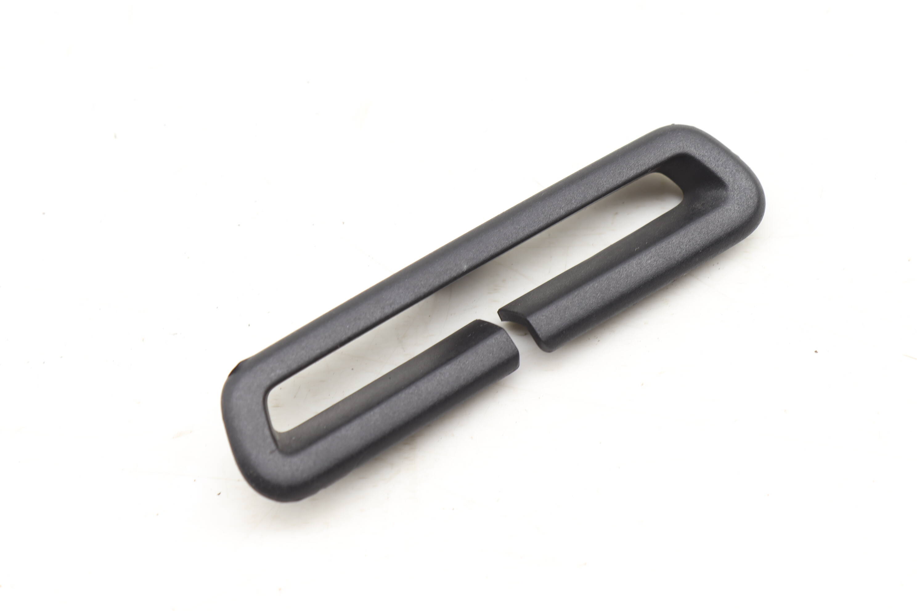 Seat&#x20;Belt&#x20;Cover&#x20;&#x2F;&#x20;Trim&#x20;51469116275