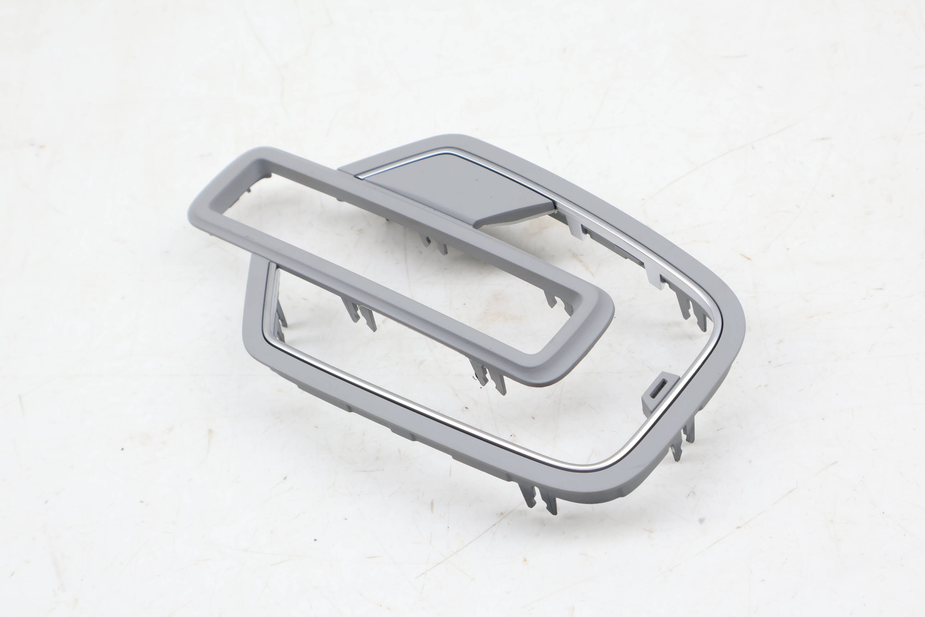 Dome Reading Light Frame / Trim 8W9947143C