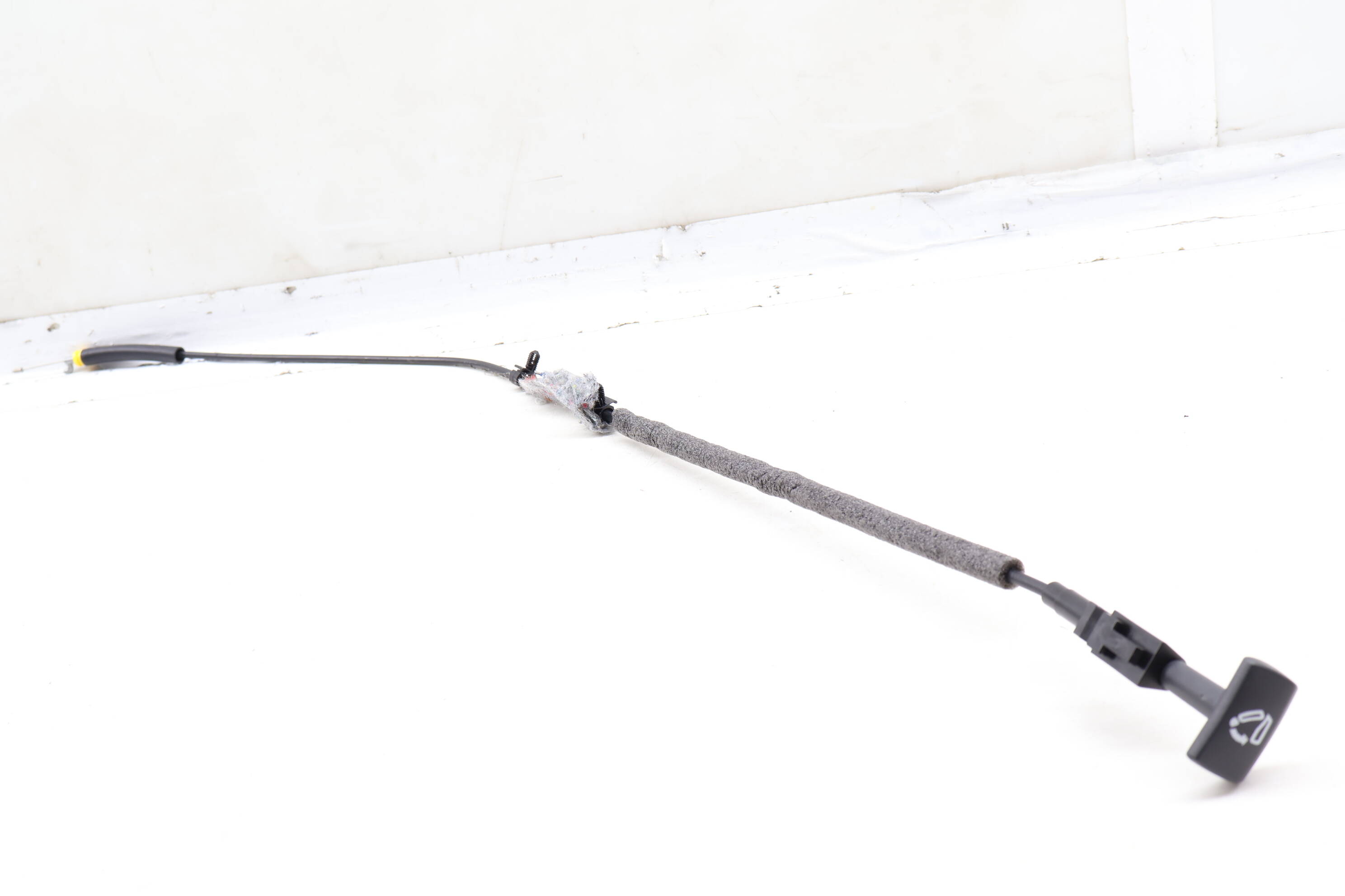 Seat Release Handle / Cable 561885682