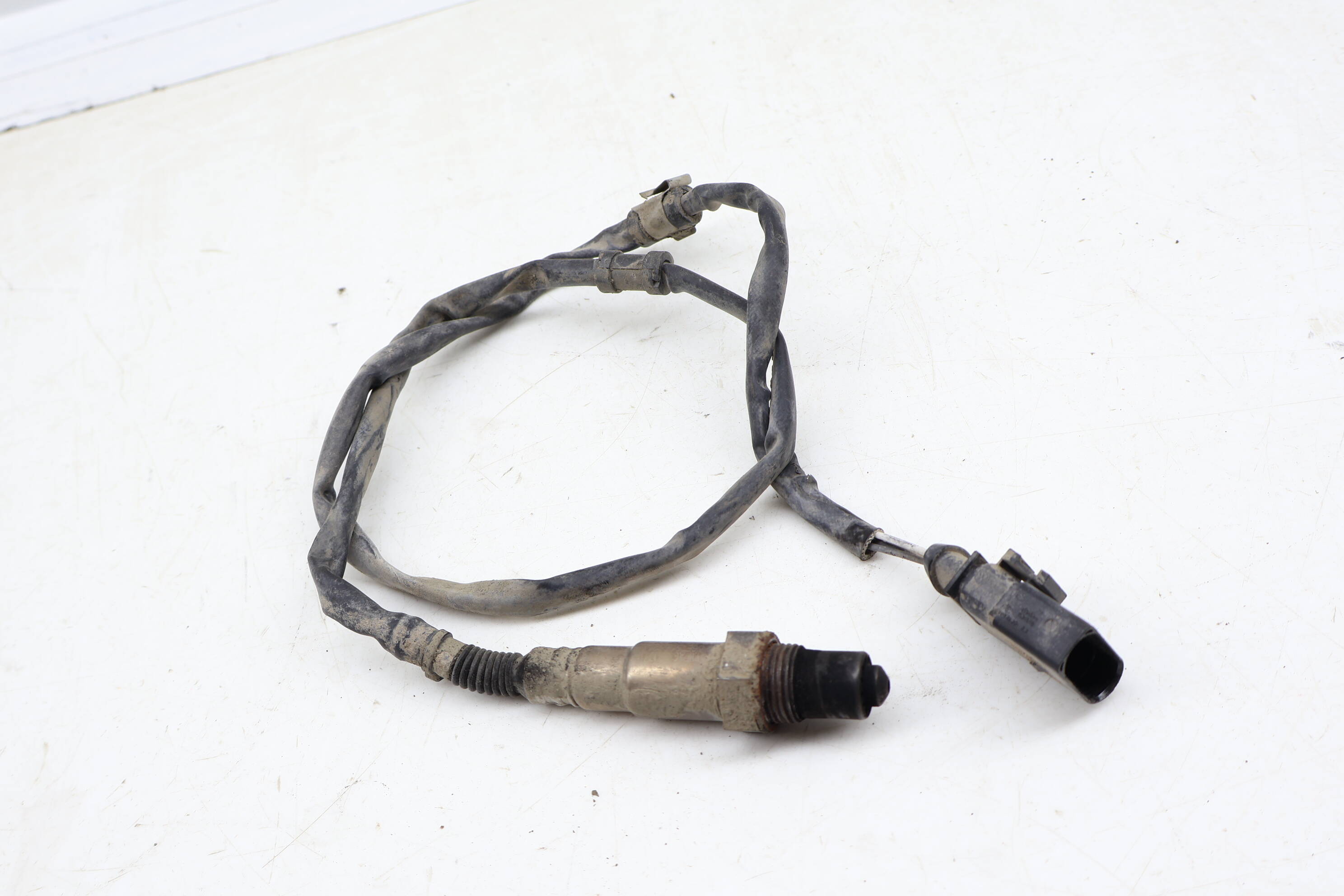 Oxygen O2 Sensor - Post Cat Downstream 06F906265