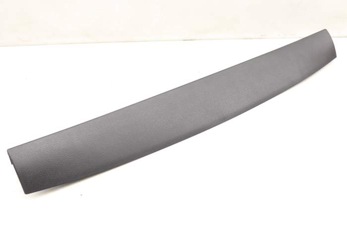 Upper Hatch / Trunk Trim Panel (Center) 5G9867587 main product photo
