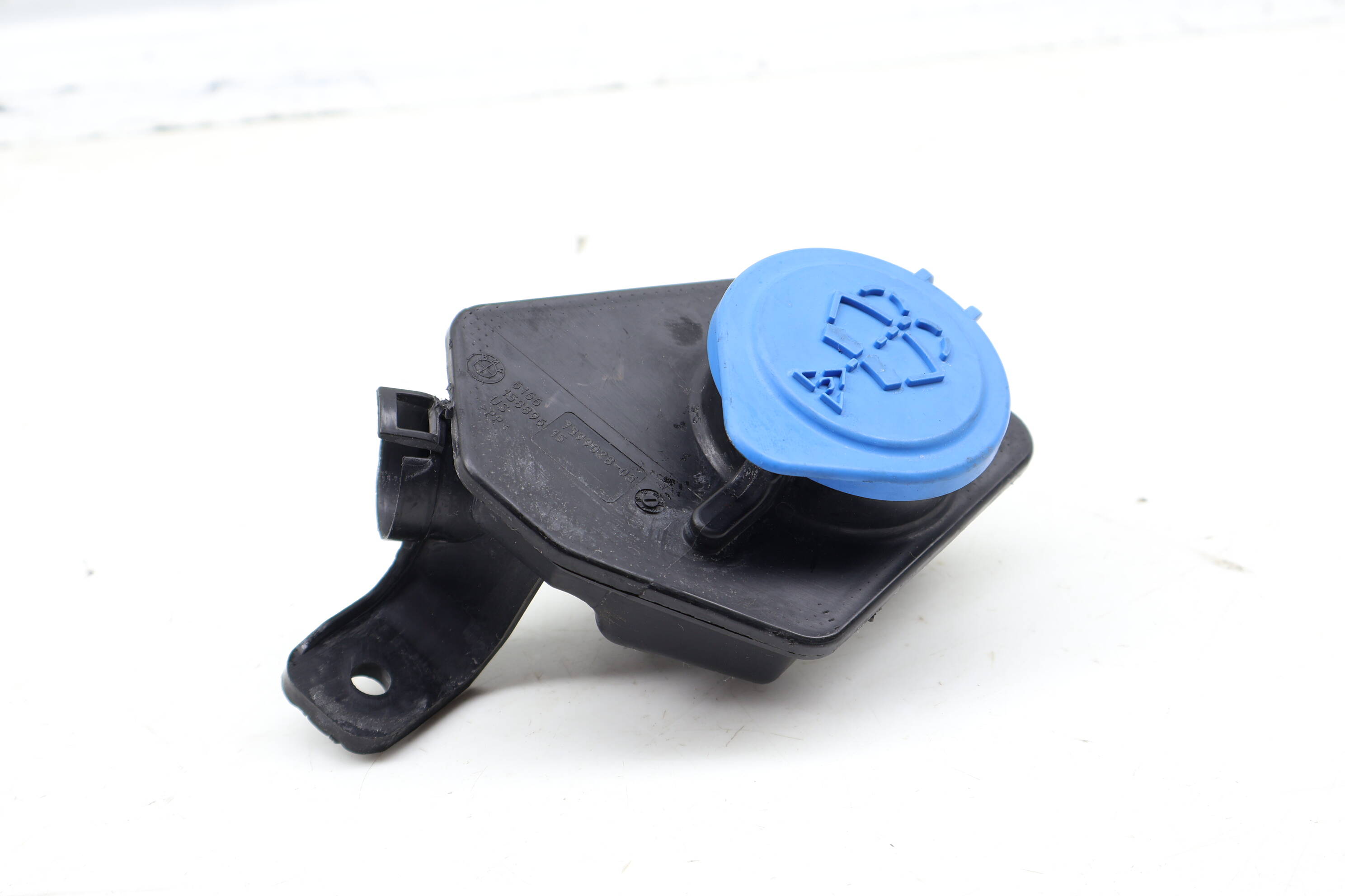 Windshield Washer Reservoir / Tank 51317399028