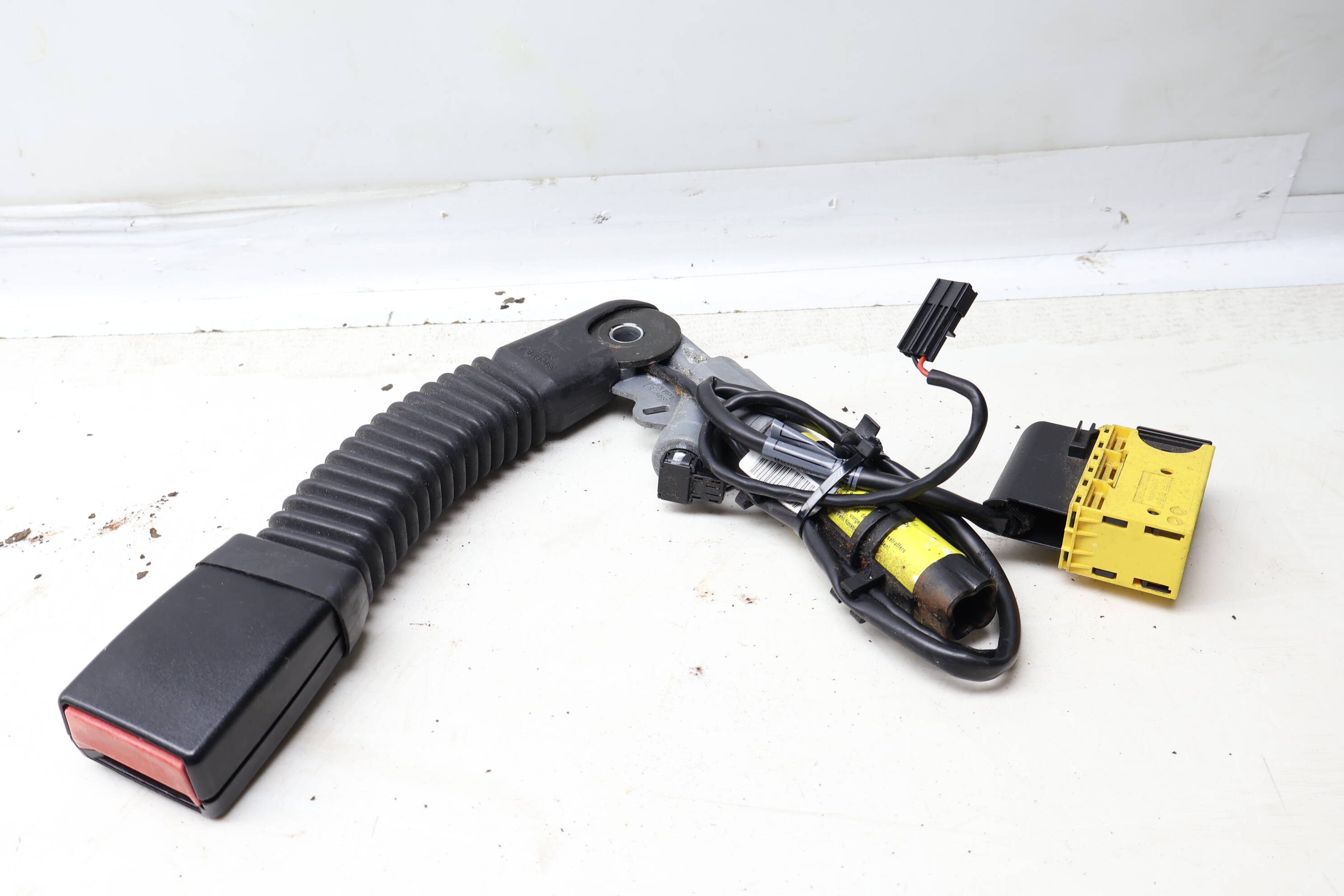 Seat&#x20;Belt&#x20;Buckle&#x20;72117078042