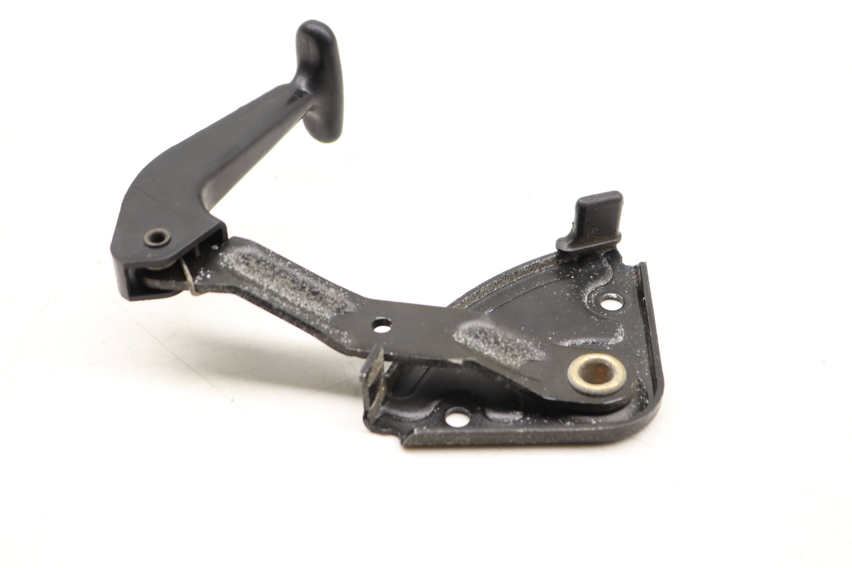 やす Audi Hood Latch Release Lever (A8 Quattro, A8, S8) 4D1823531