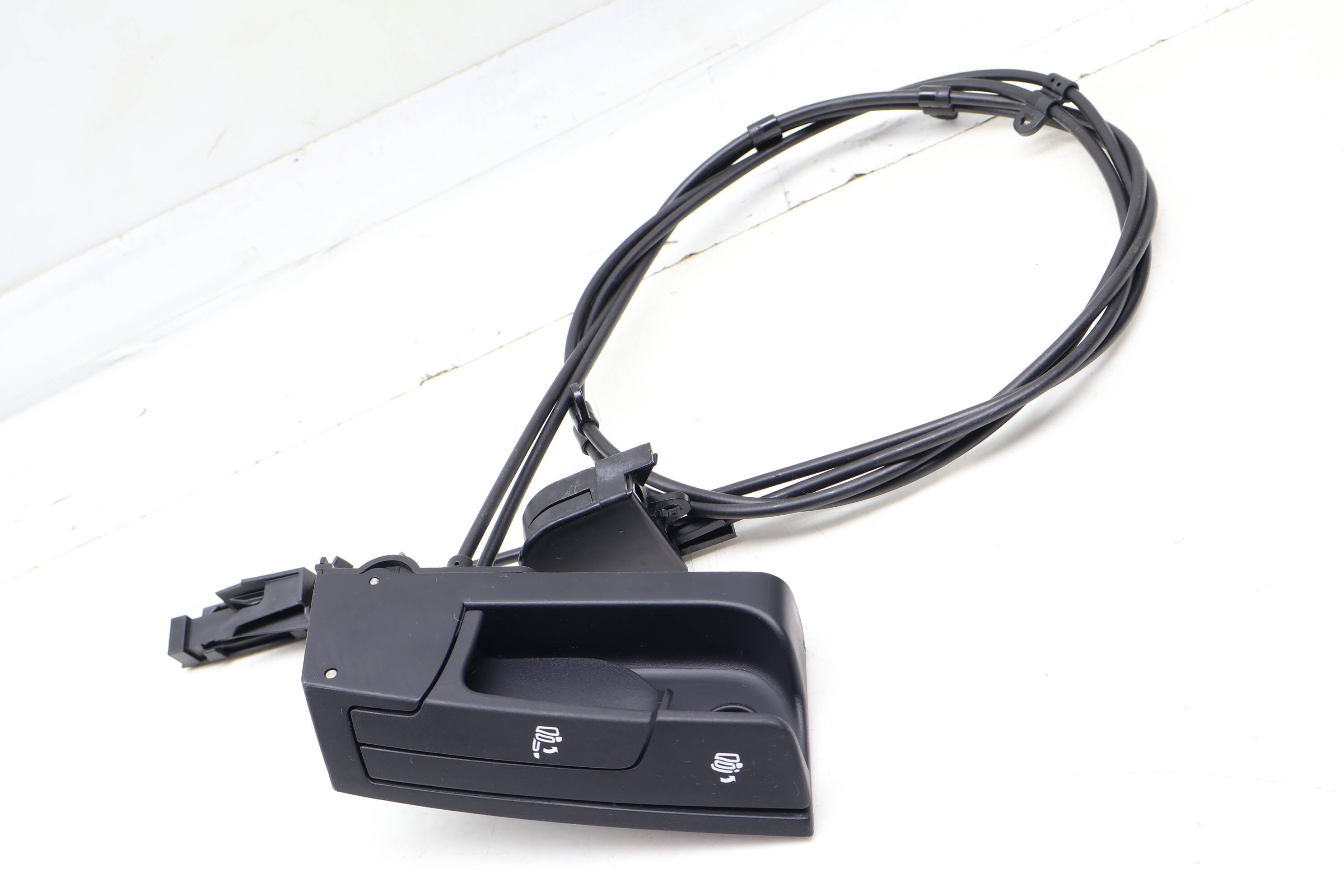 Seat Backrest Release Handle / Lever 8W6885682A