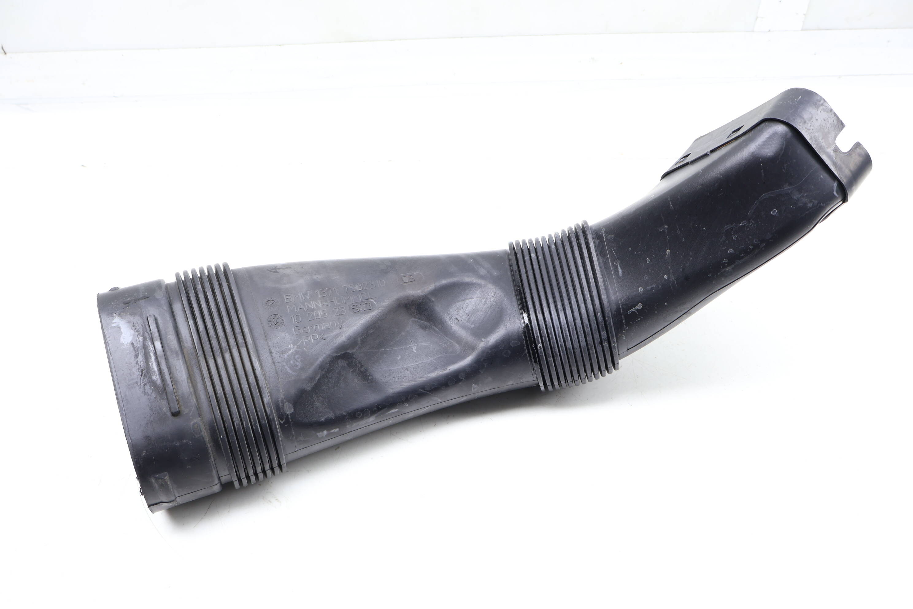 Air Intake Duct / Tube 13717582310