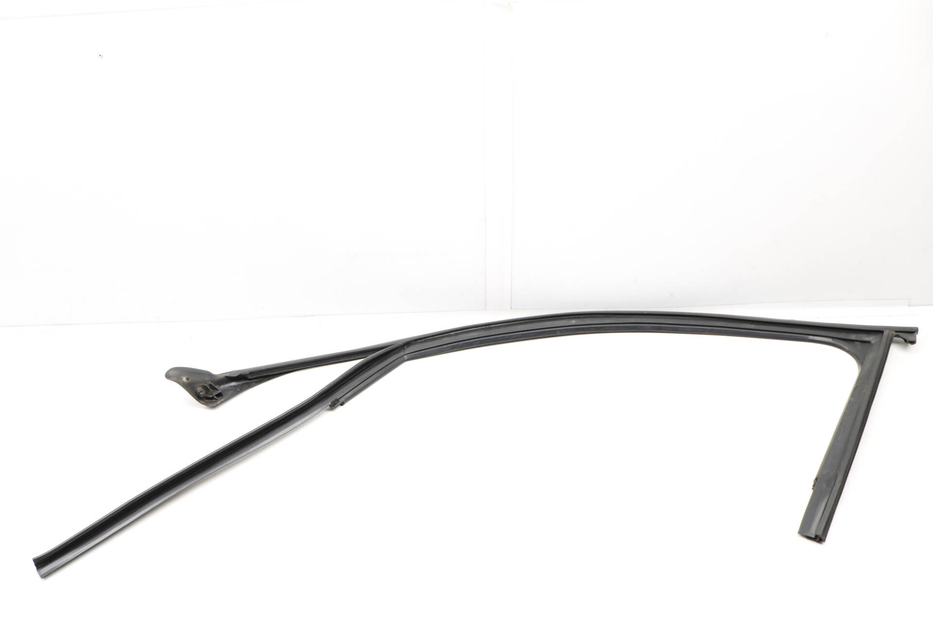 Window Glass Channel / Seal 4G0837439B