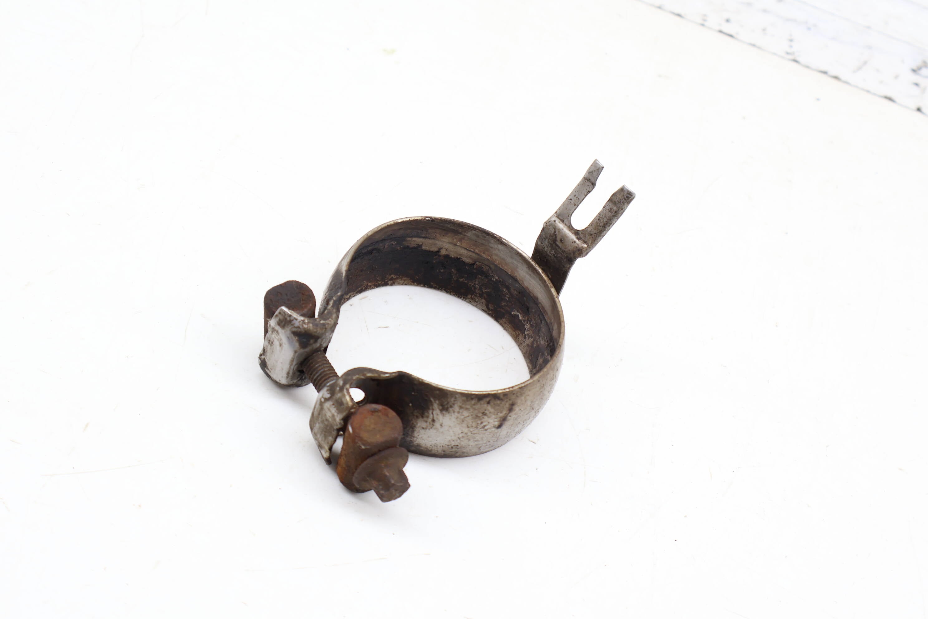 Exhaust Tailpipe / Muffler Pipe Clamp 7L5253065B 95511110850