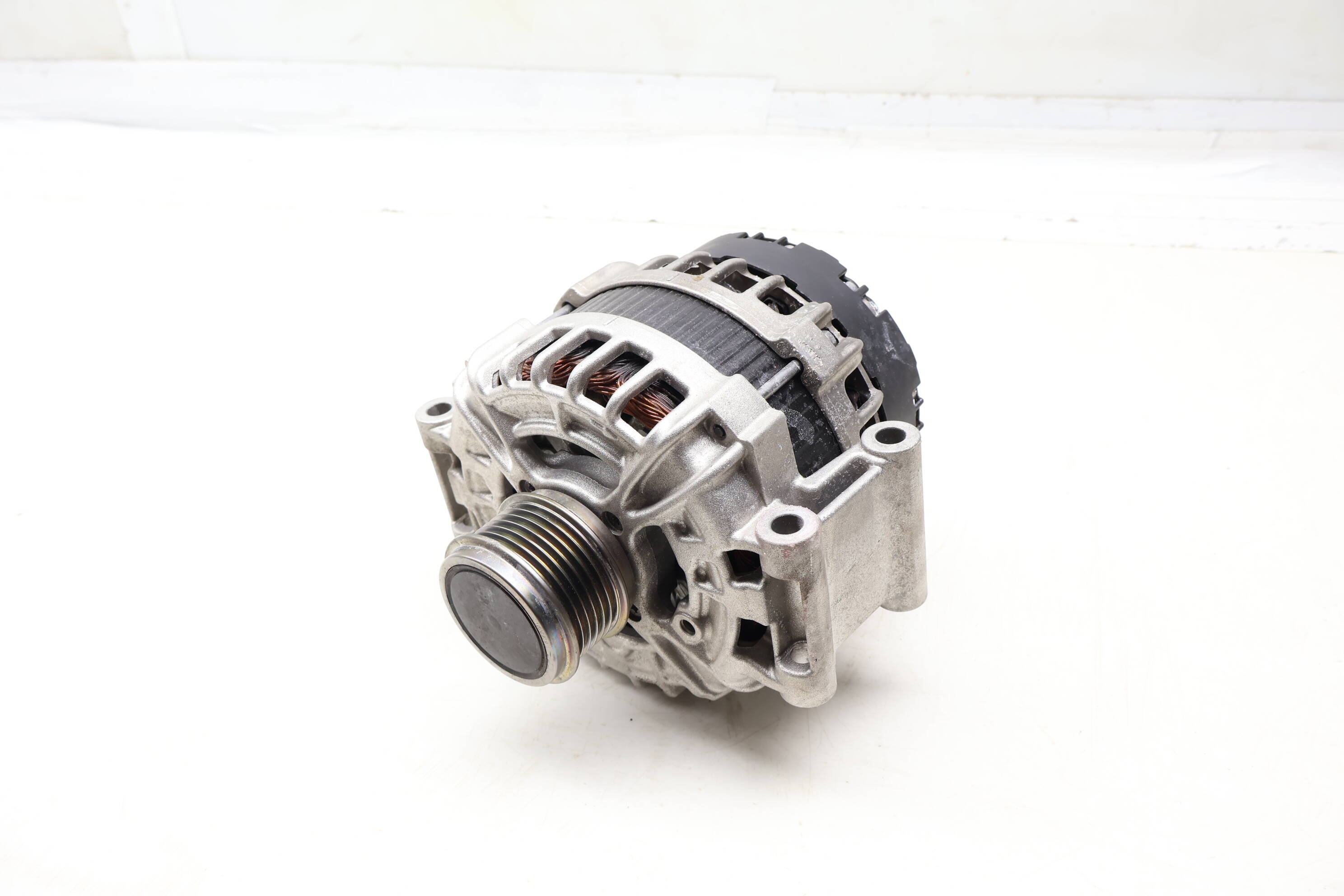 Alternator (180 Amp) 06K903026D