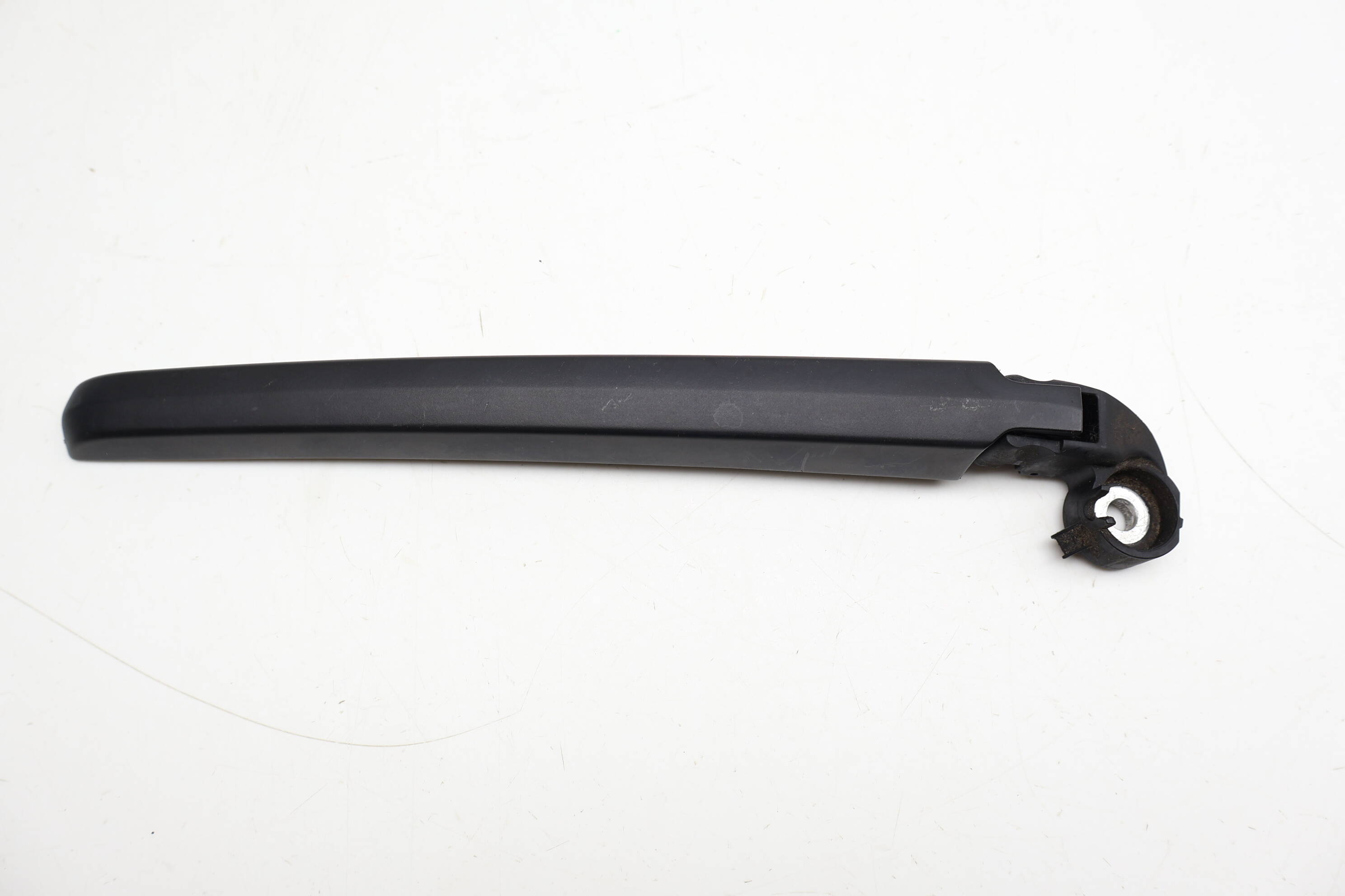 Hatch Glass Wiper Arm 8R0955407
