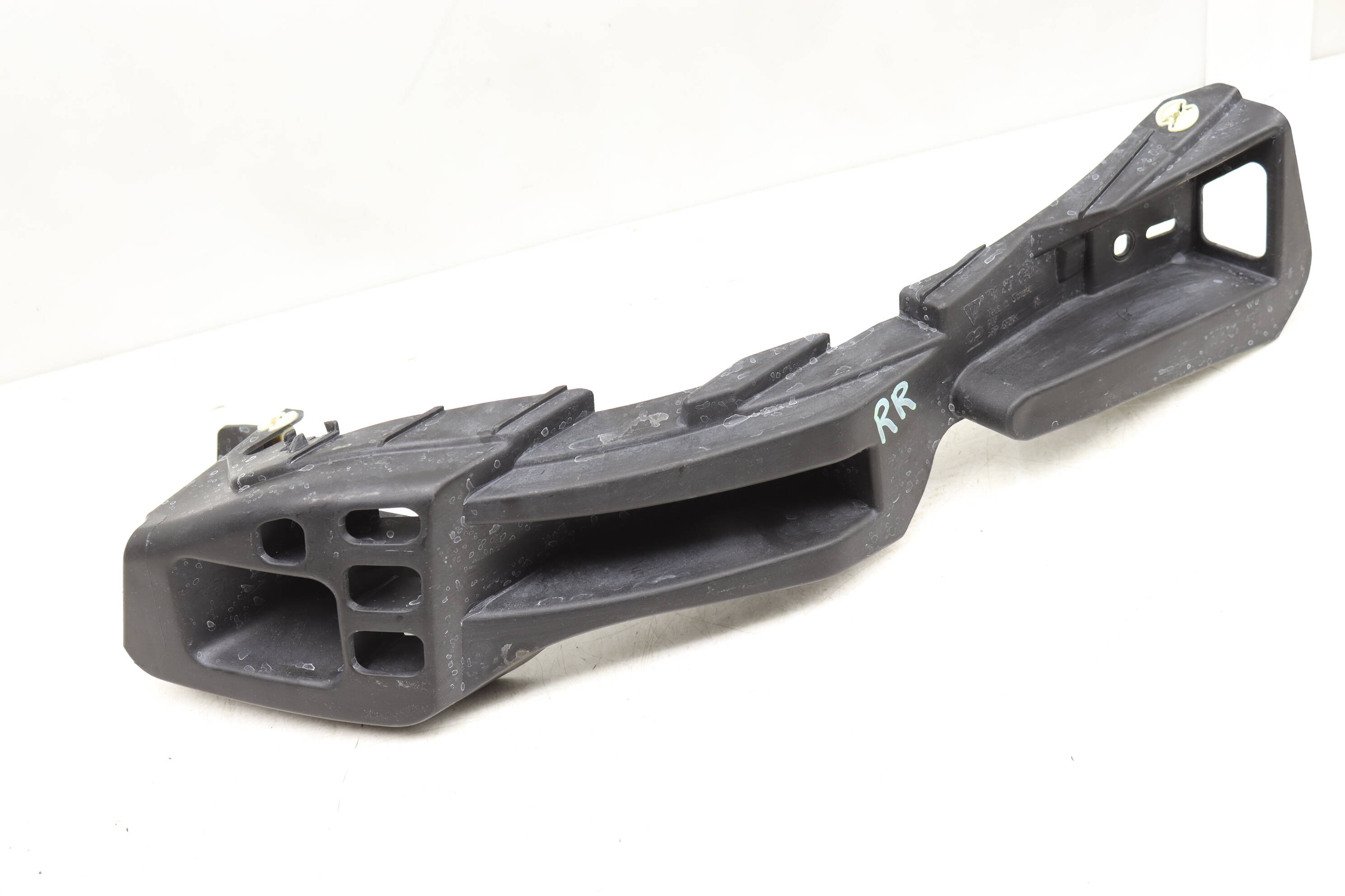 Bumper Mount Bracket / Guide 7P5807394A