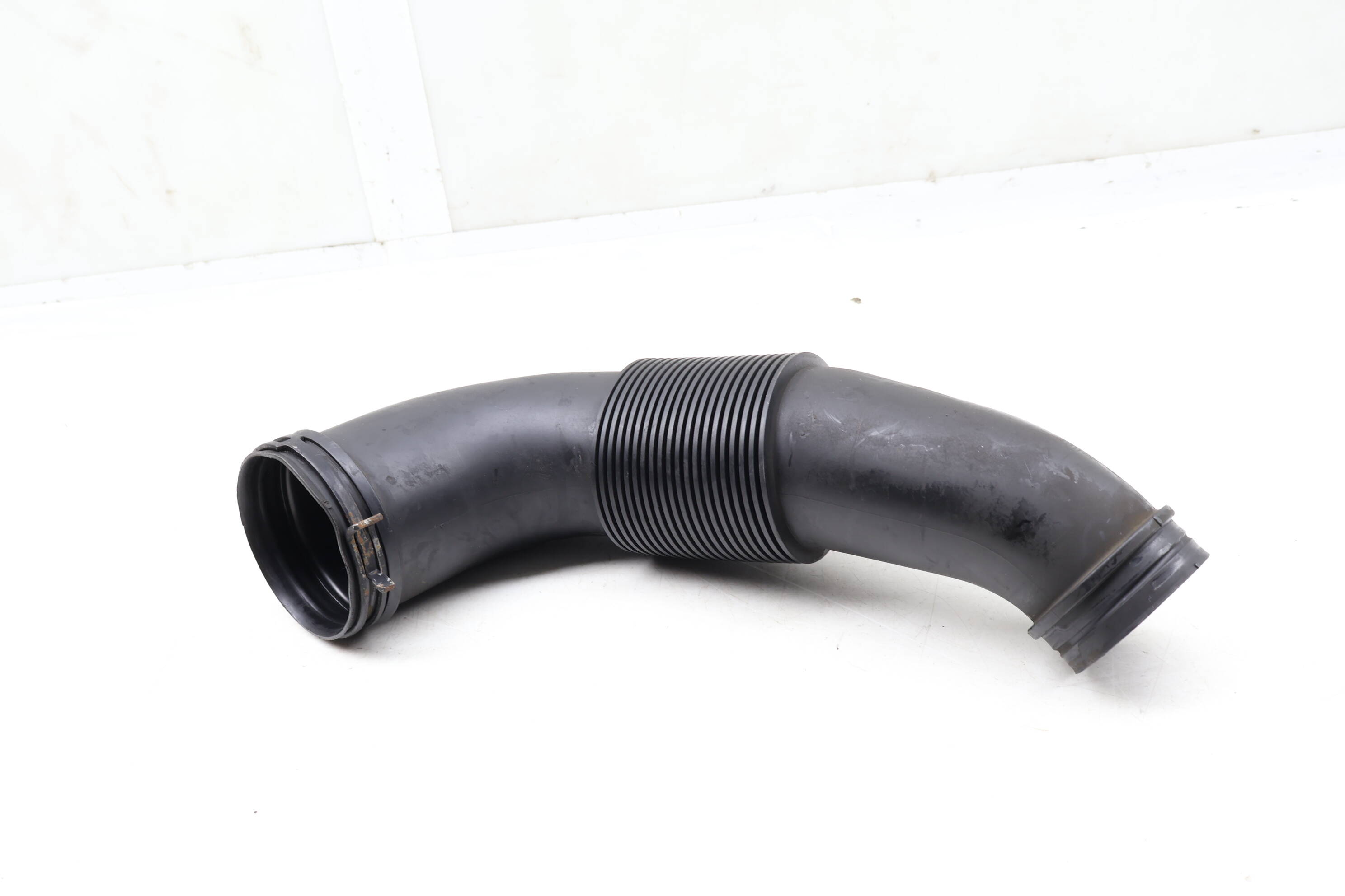 Air Intake Hose / Duct 7L6129627J