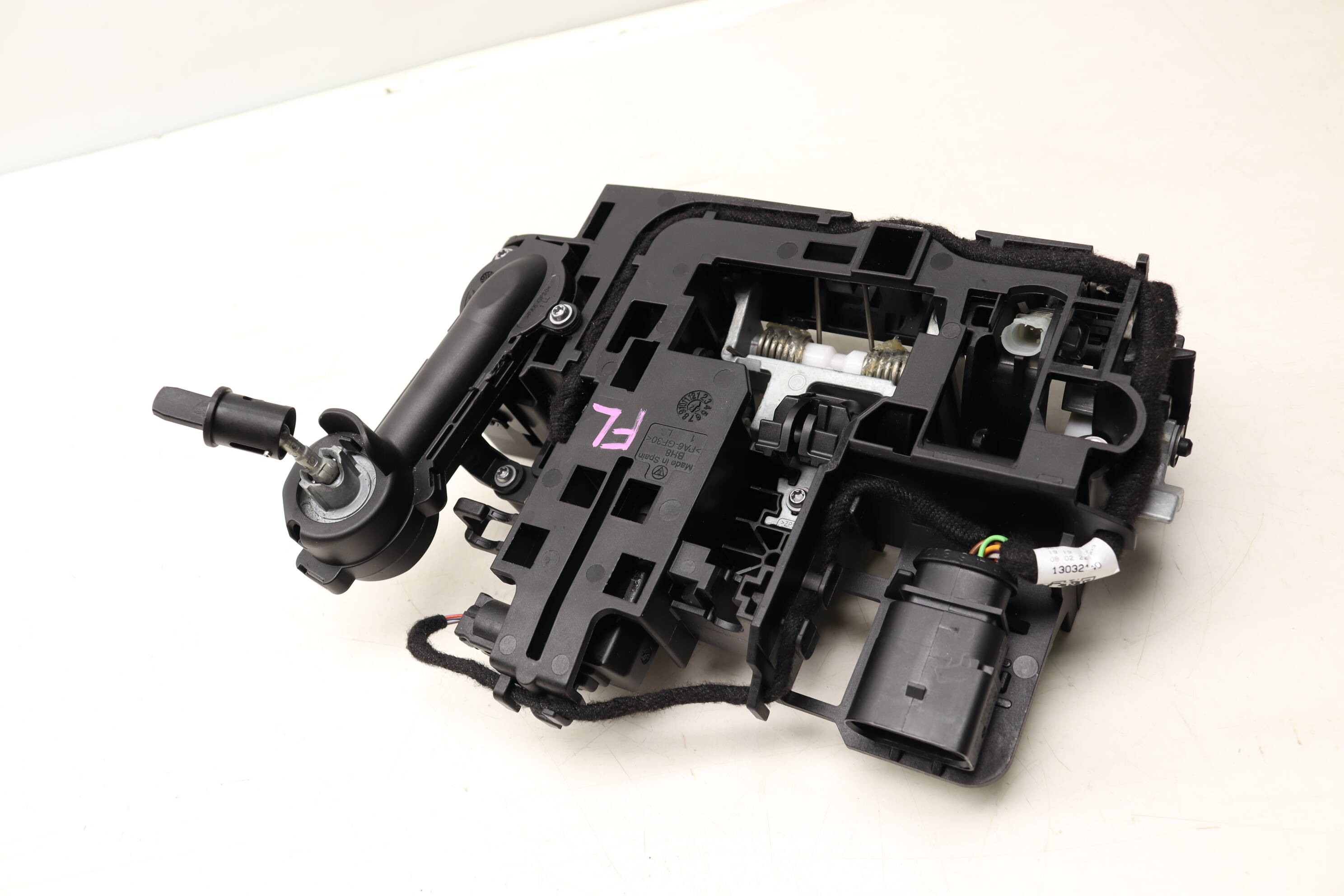 Porsche Front Left Exterior Door Handle Bracket 9J1837885