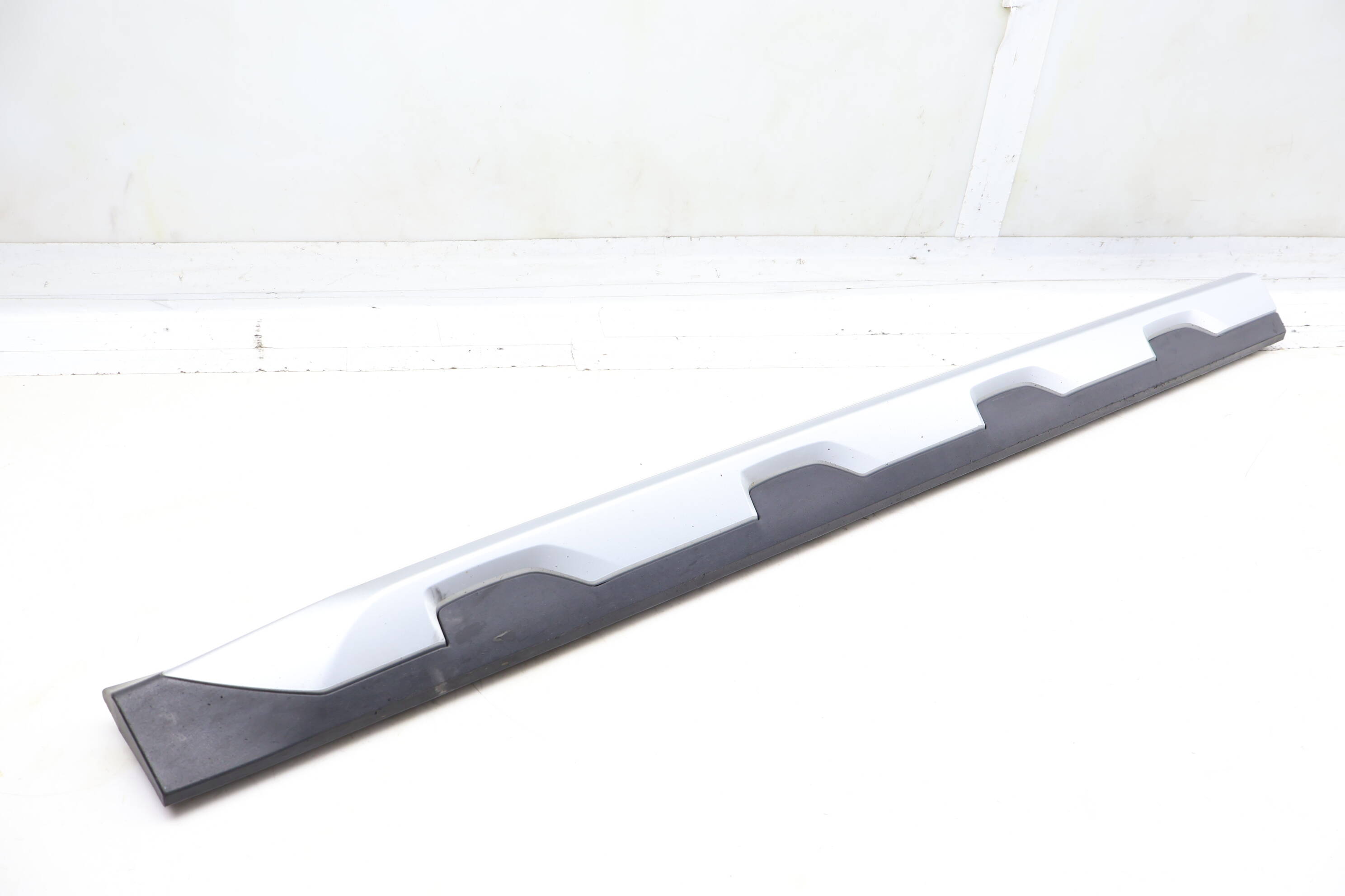 Lower Door Molding / Blade 7410023