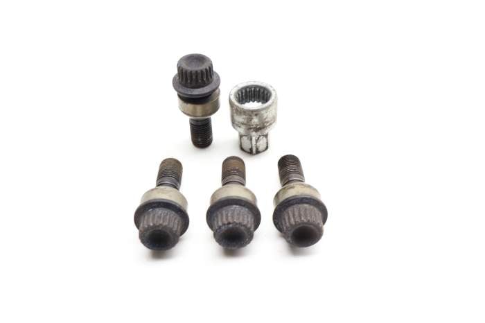 Porsche Locking Lug Nut / Bolt Set W/ Key (911, Macan) WHT006979A