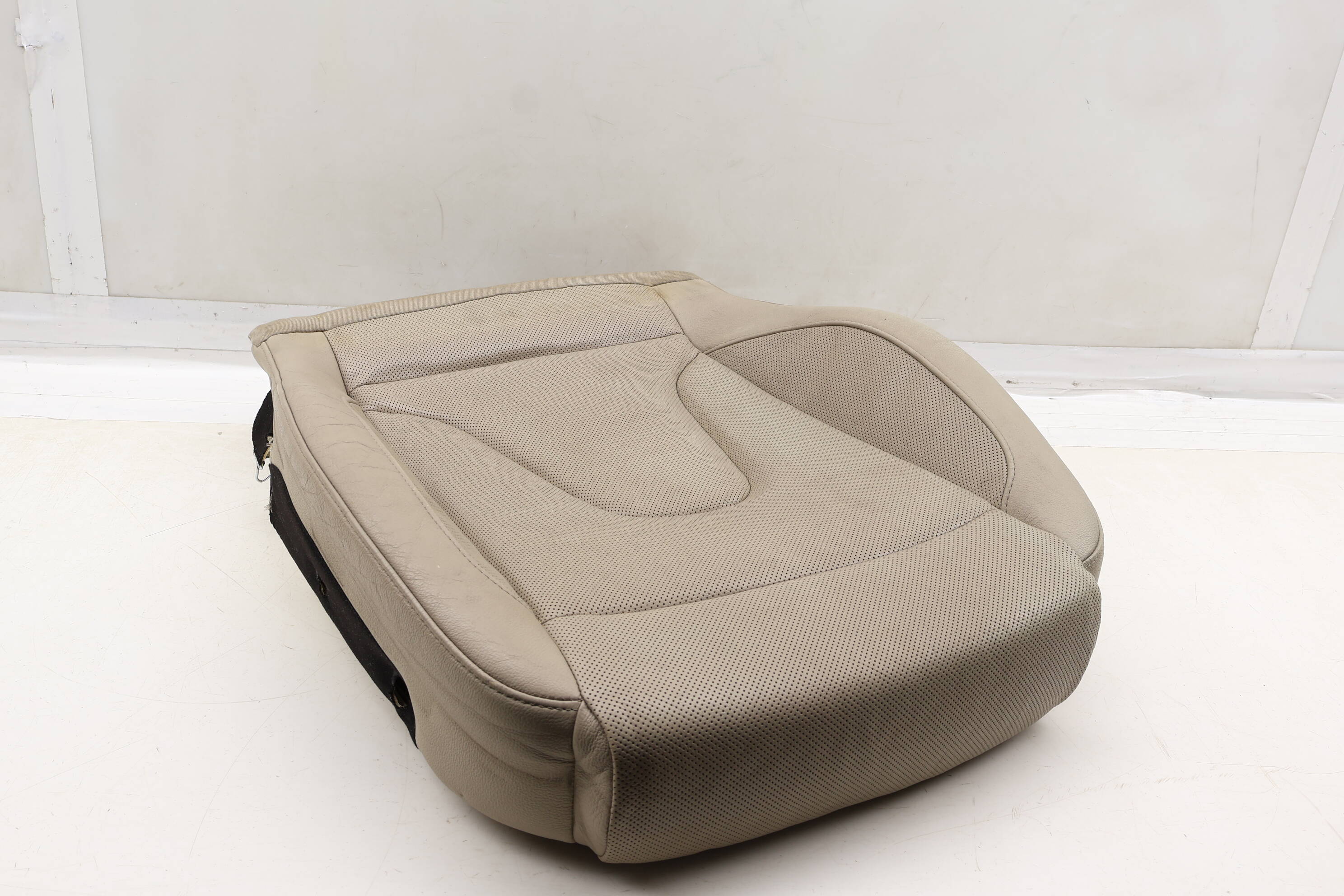 Lower Seat Bottom Cushion (Leather) 8F0881406J